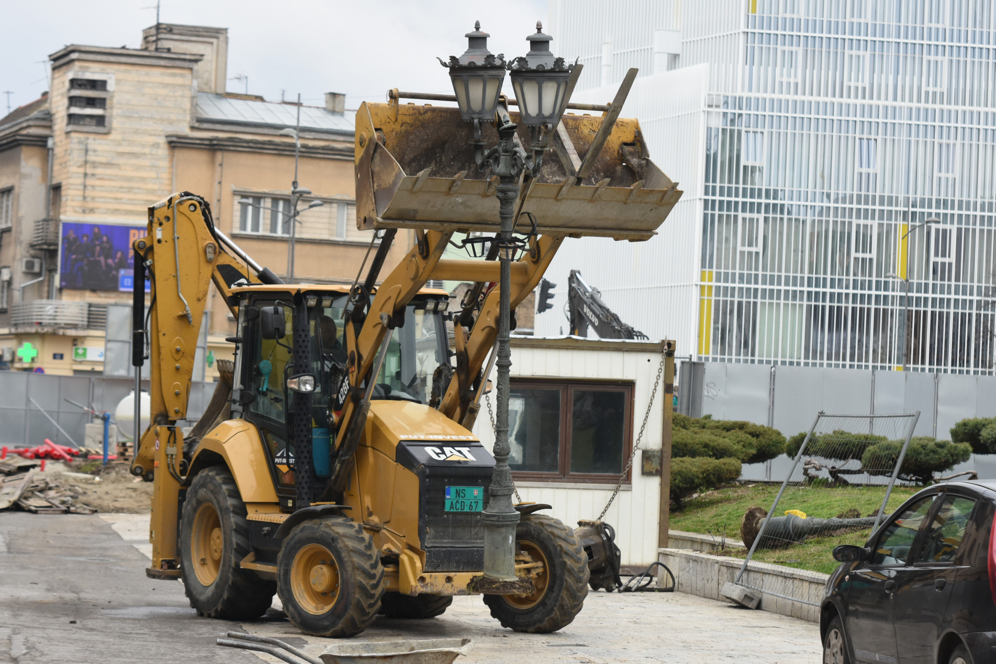 Novi Sad3059 rekonstrukcija radovi pozorisni trg foto Nenad Lazic