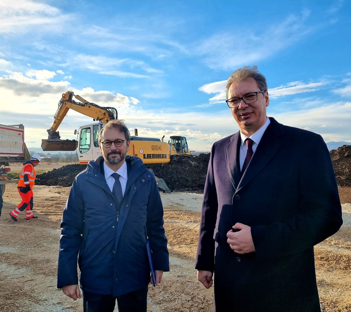 Aleksandar Vucic na gradilistu novog auto-puta, foto sajt predsednika(1)