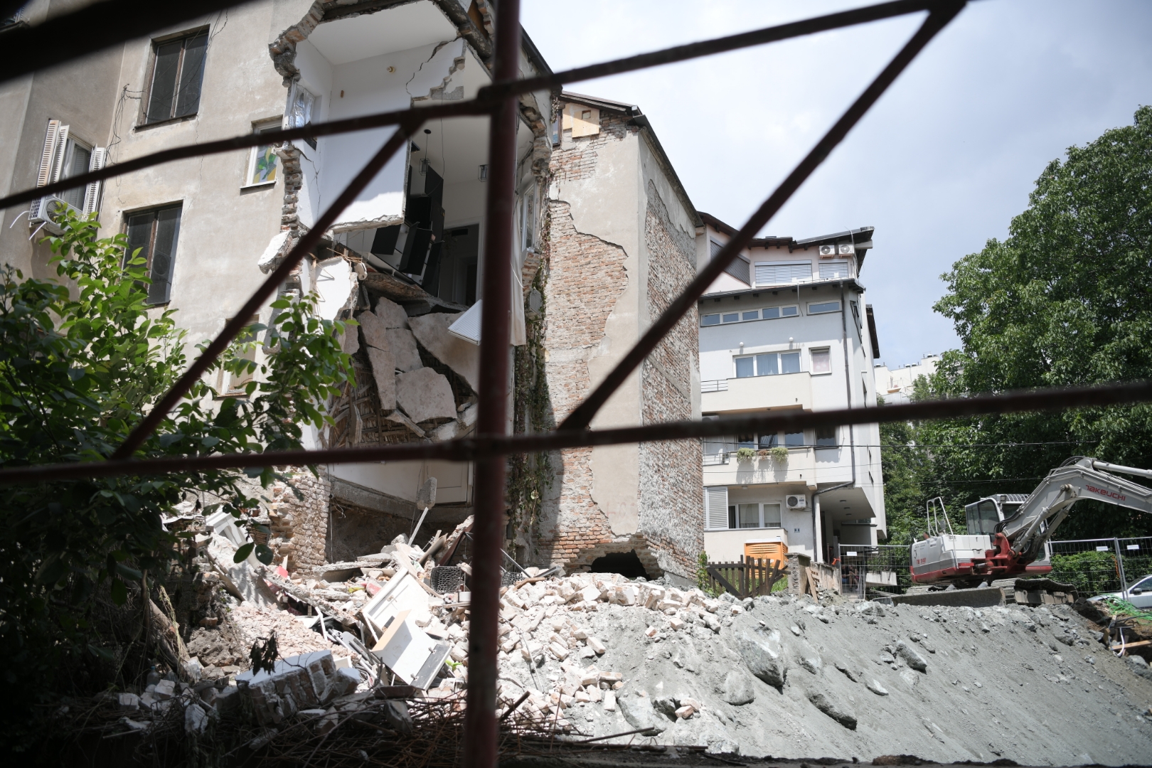 vidovdanska ponovno urusavanje zgrade foto dragan mujan nova rs (19)