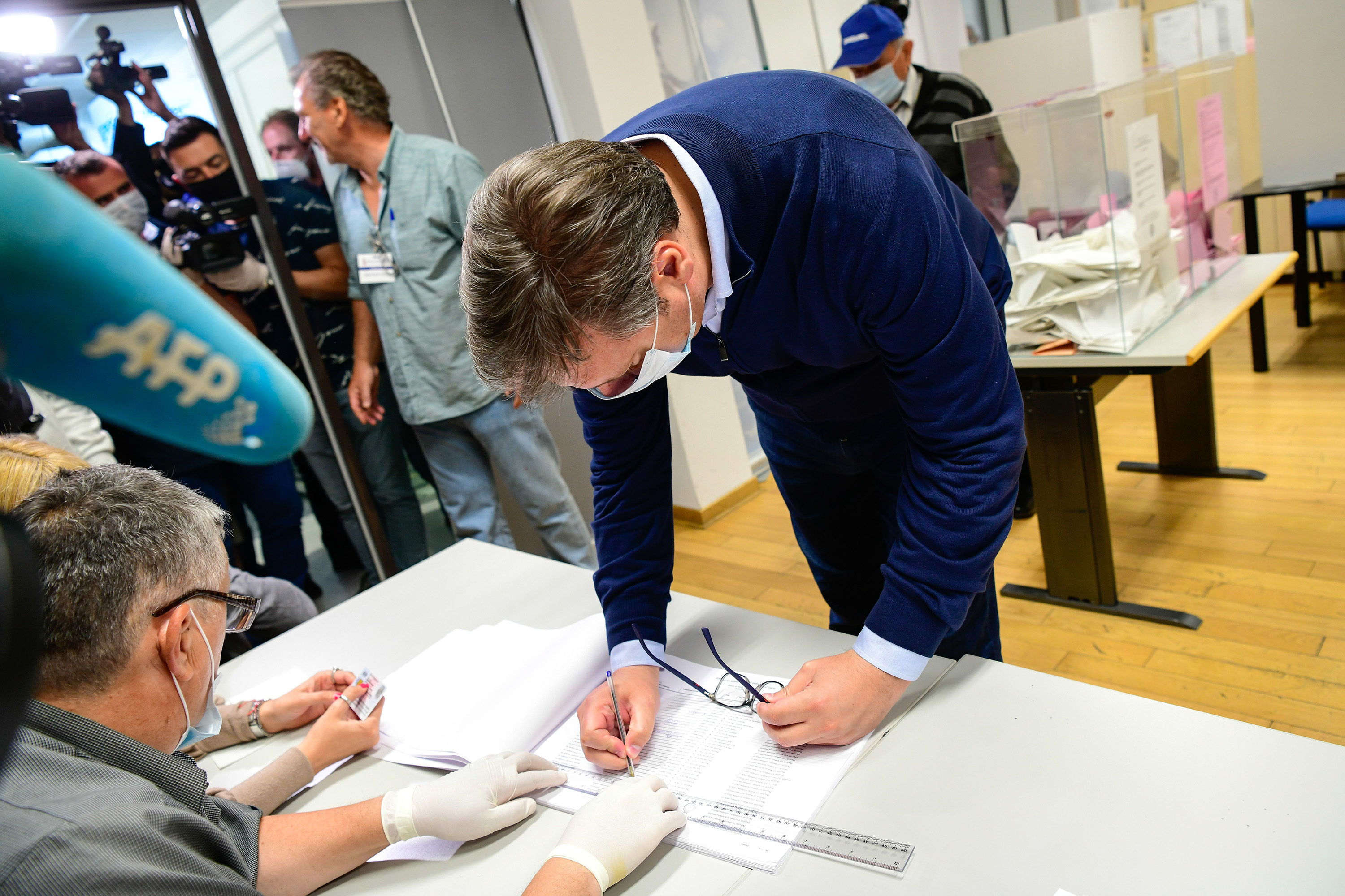 Aleksandar Vucic Izbori glasanje_21.06.2020_Nova foto Goran Srdanov 017