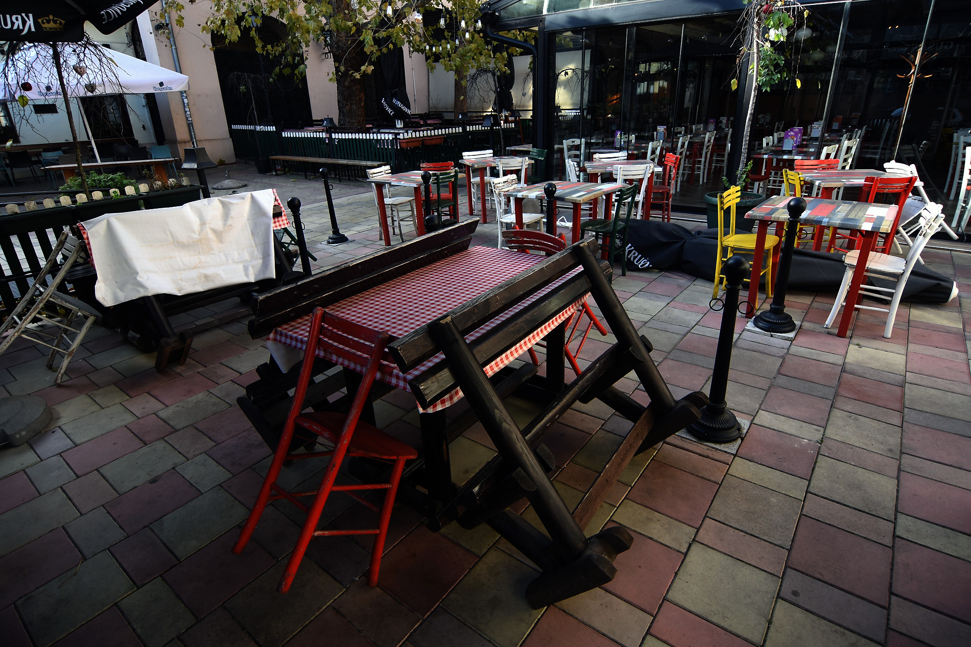 Novi Sad395 korona mere zatvoreni kafici i prodavnice foto Nenad Lazic