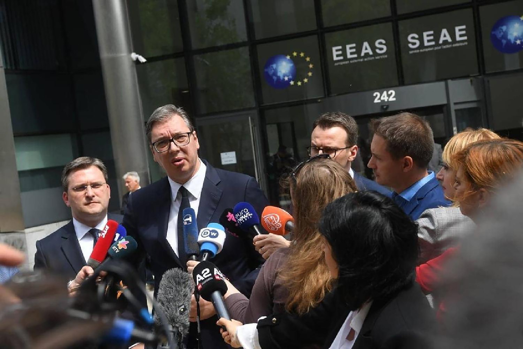 Mesto:  Brussels
Datum: Tue Jun 15 12:53:11 CEST 2021
Dogadjaj: POLITIKA/EVROSERVIS -  izjava predsednica Srbije Aleksandra Vučića posle razgovora sa Aljbinom Kurtijem
Ličnosti:   Aleksandar Vučić 
Izvor: FoNet/Instagram