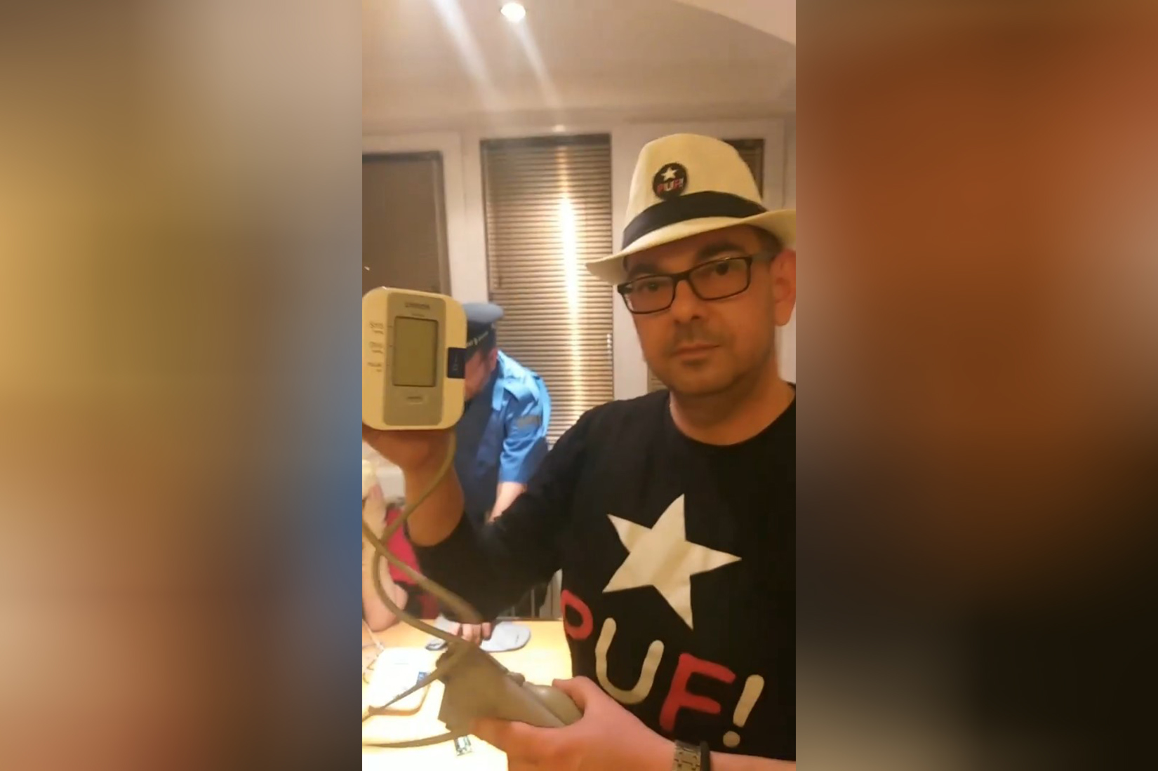 PUF poligraf, aparat za merenje pritiska, Pokret ujedinjenih fantomaFoto: Printscreen/Facebook/Pokret ujedinjenih fantoma