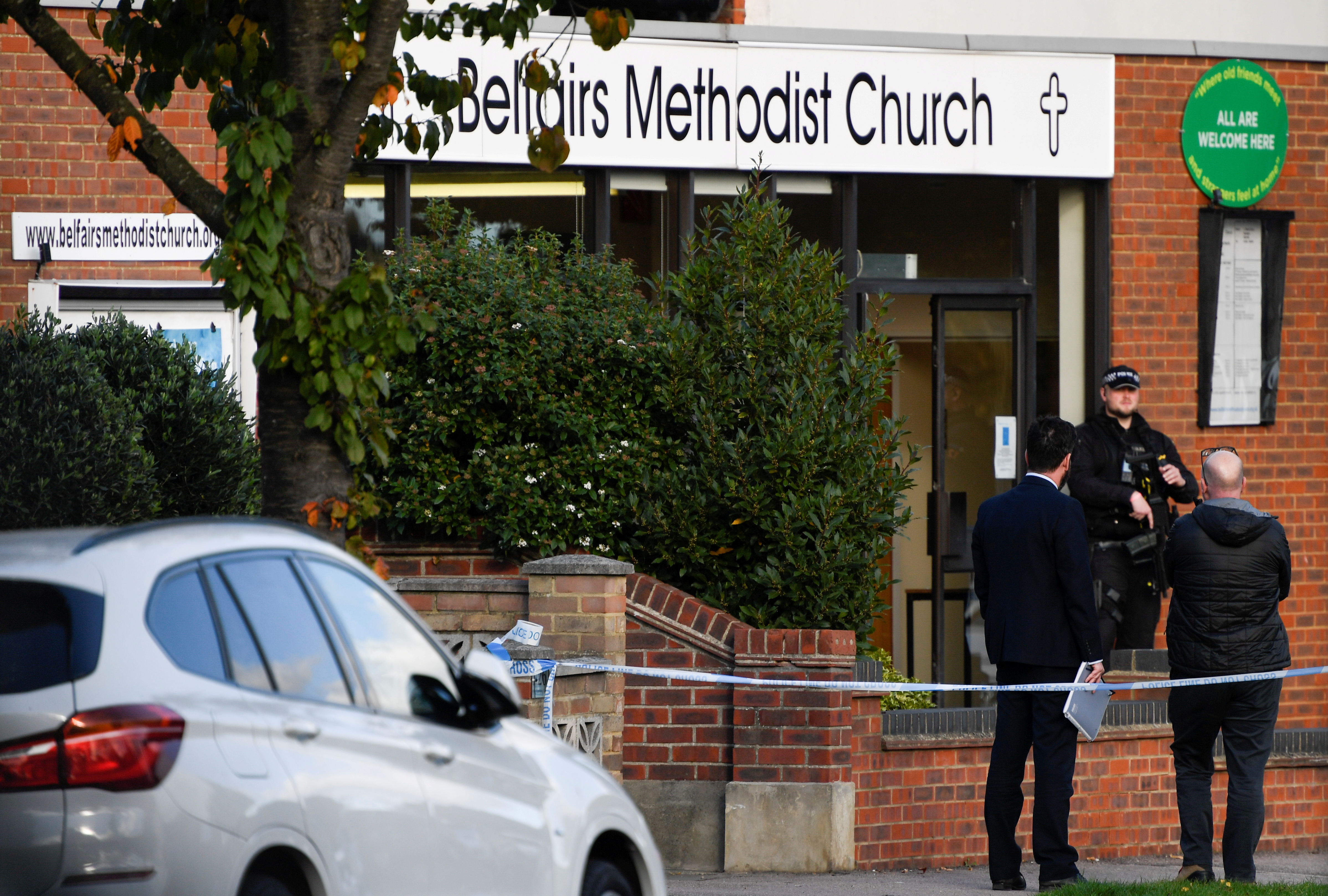 A police officer guards the scene where MP David Amess was stabbed during constituency surgery, in Leigh-on-Sea, Britain October 15, 2021. REUTERS/Tony O'Brien