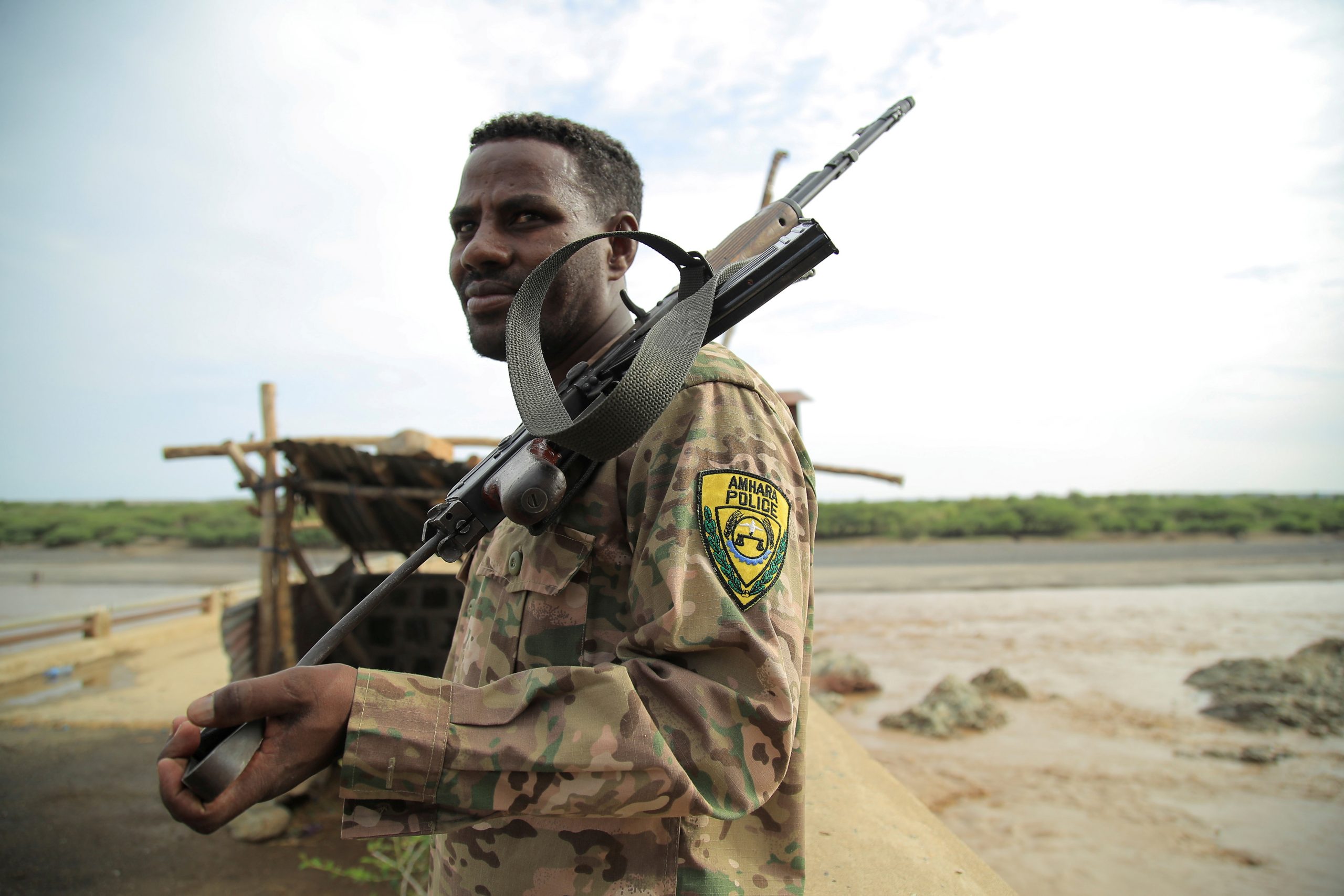 FILE PHOTO: An Amhara Special Force member stands guard on Ethiopia-Eritrean border near in Humera town, Ethiopia July 1, 2021. Picture taken July 1, 2021. REUTERS/Stringer/File Photo