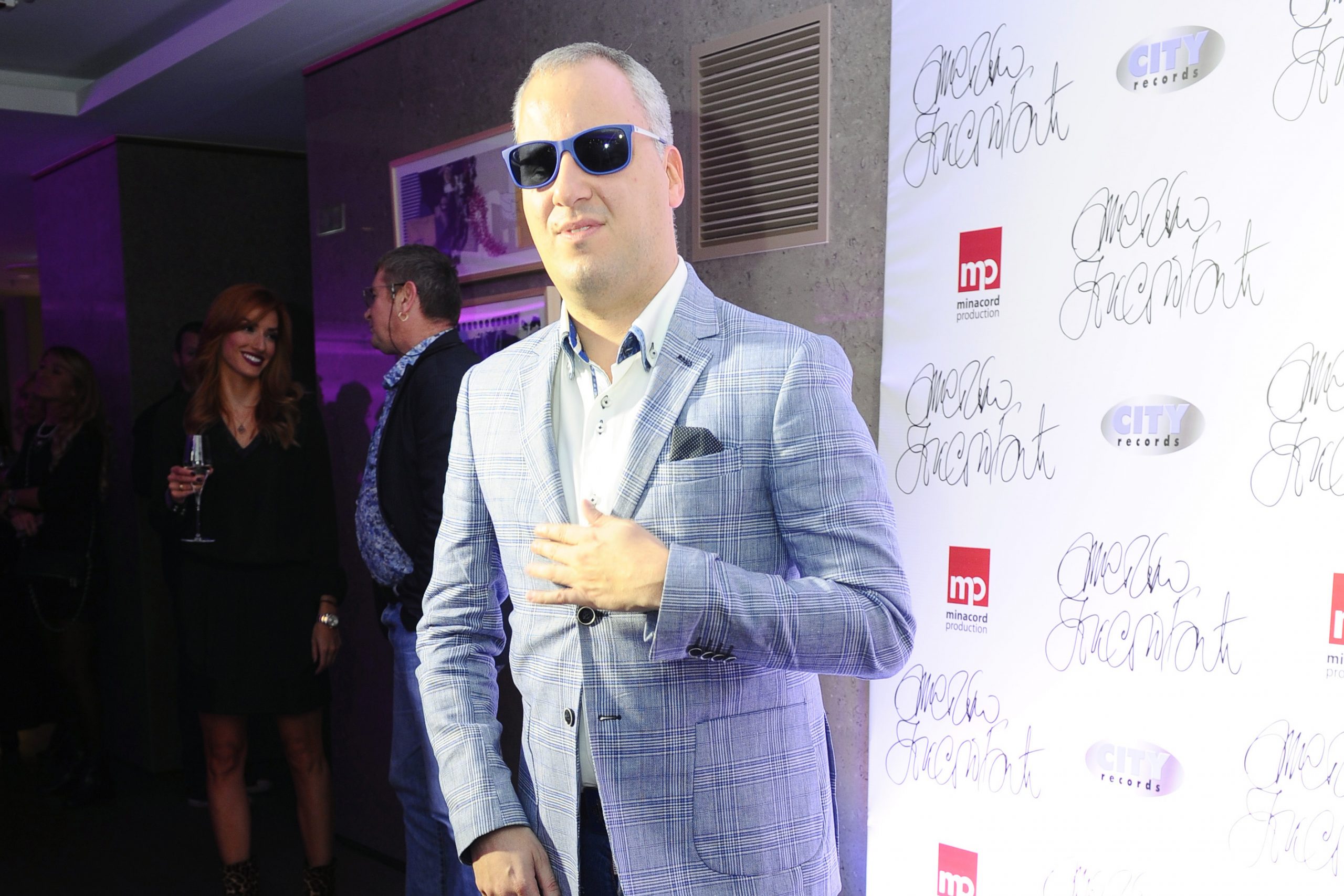 Saša Matić, pevač
Beograd 22.10.2015. Sasa Matic, cela figura, promocija spotova za dve pesme Zeljka Joksimovica, pesme Isto je i Dama foto Vesna Lalic