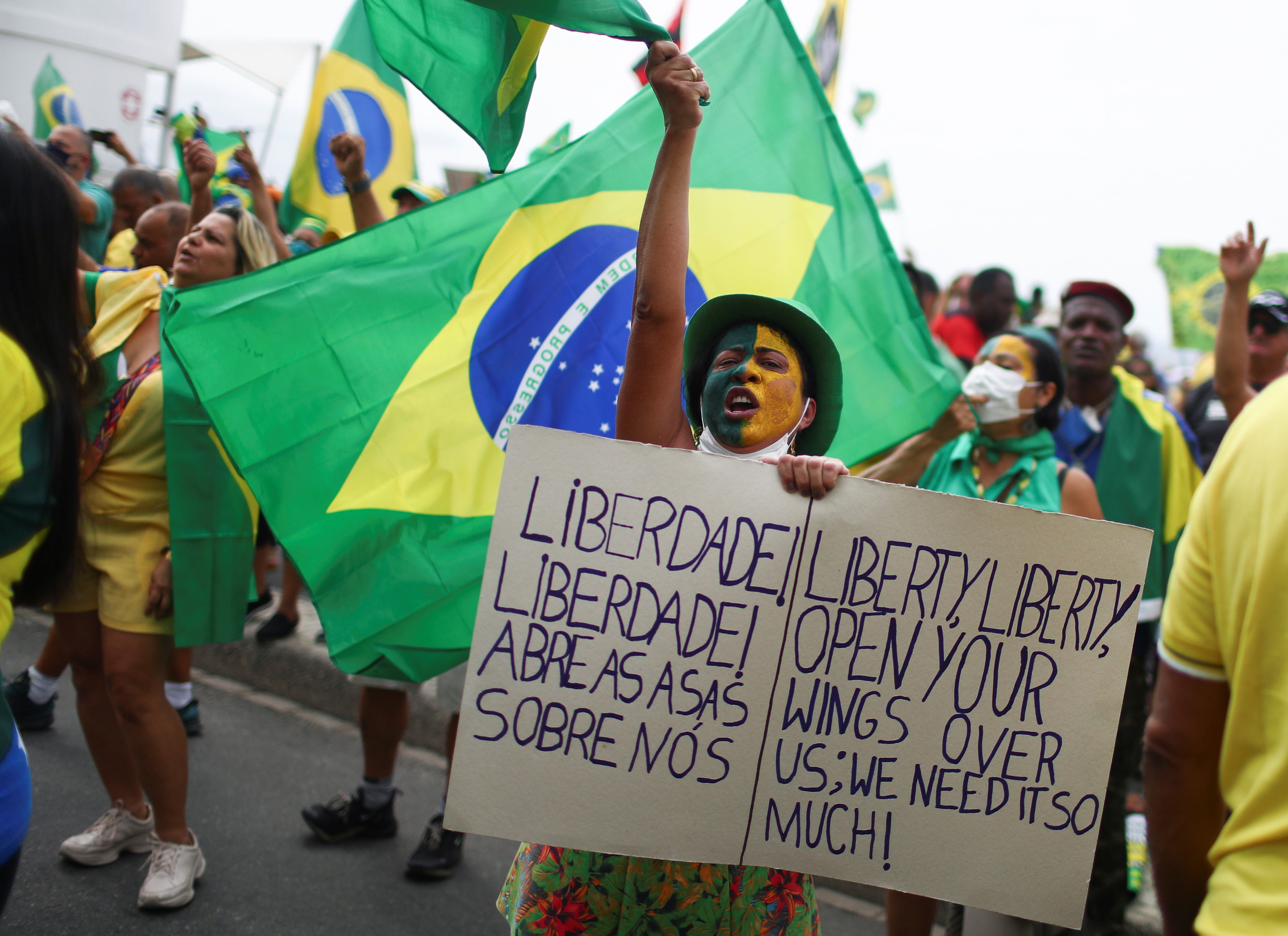 Supporters of far-right President Jair Bolsonaro march in a show of support in Rio de Janeiro, Brazil, September 7, 2021. REUTERS/Pilar Olivares