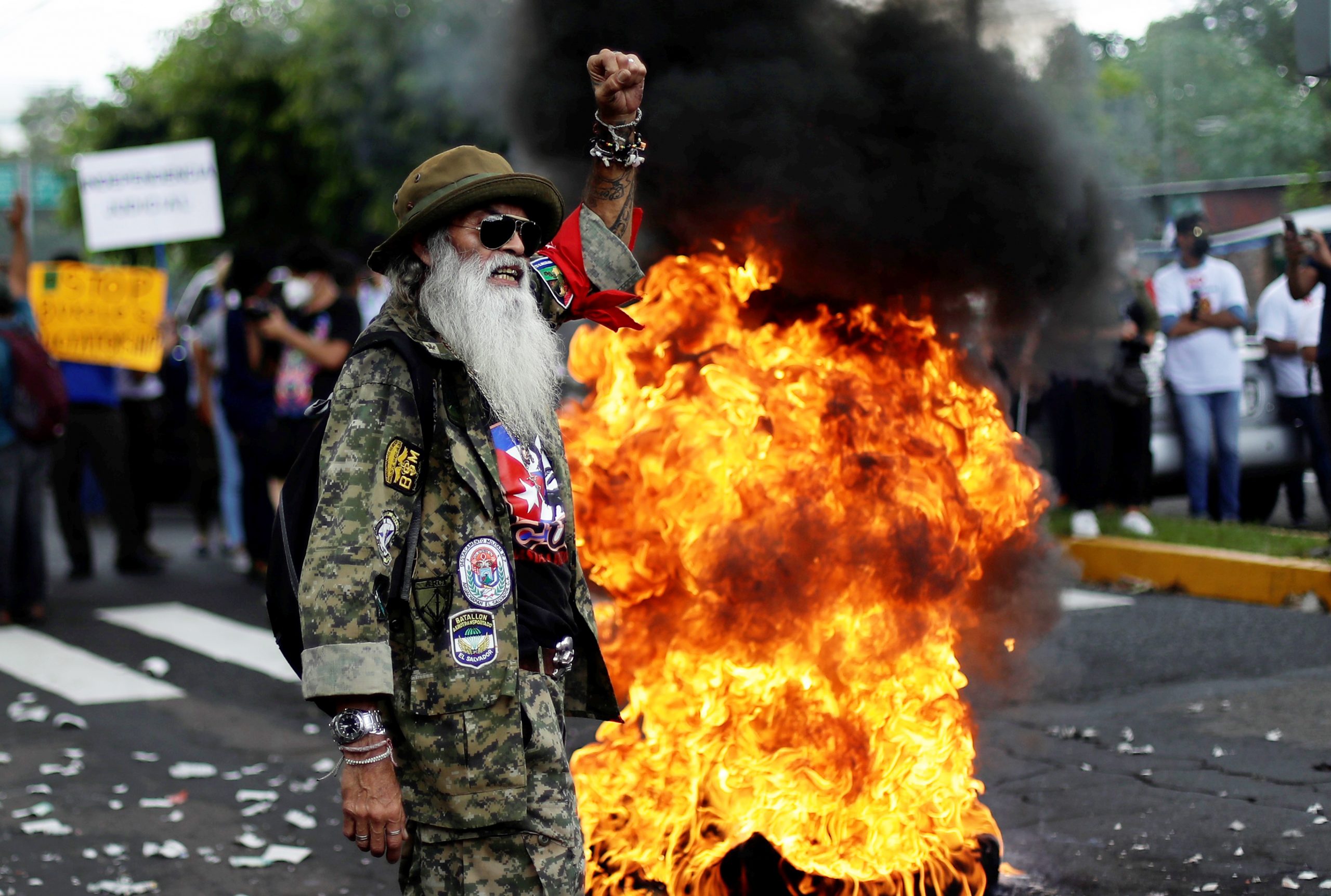1631181602-el-salvador-protest-foto-EPA-EFE-Rodrigo-Sura-7-scaled.jpg