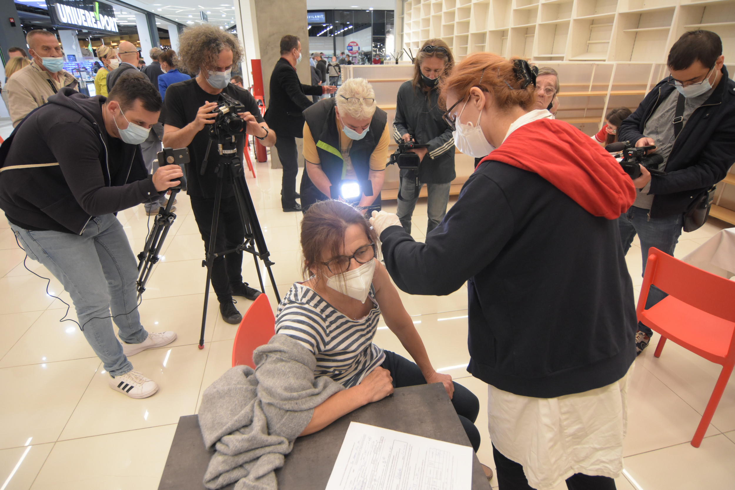 Novi Sad 5 maj 2021 vakcinacija trzni centar promenada foto Nenad Mihajlovic