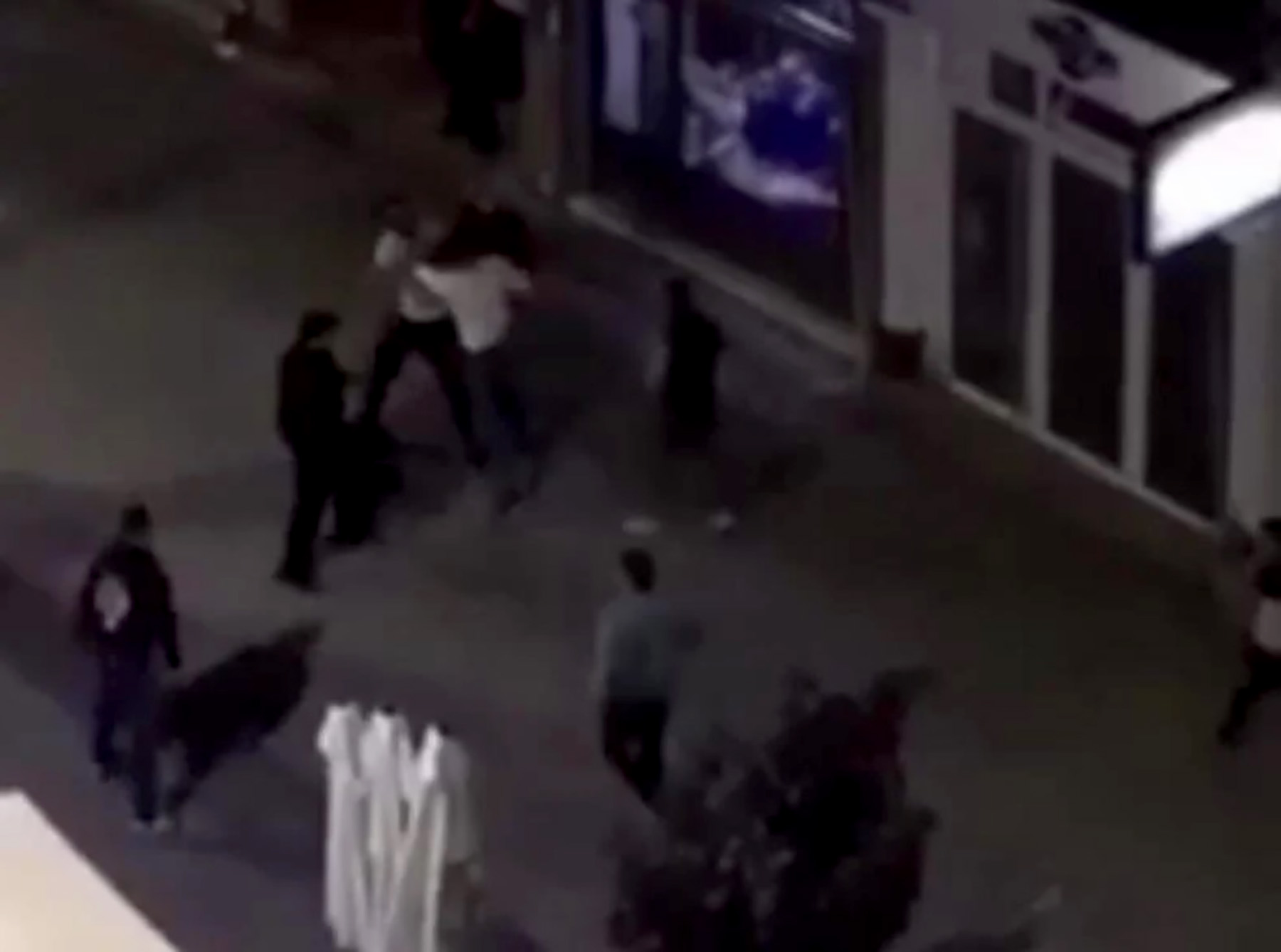 U Aleksincu došlo do grupne tuče, policiji prijavljeno samo da je polomljen izlog kafića