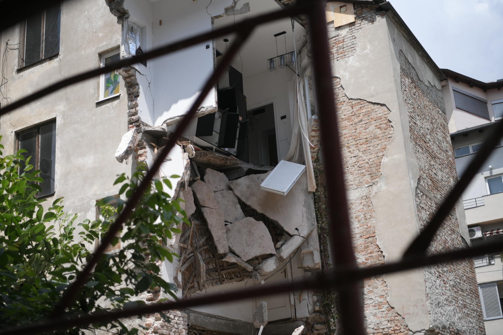 vidovdanska ponovno urusavanje zgrade foto dragan mujan nova rs (27)