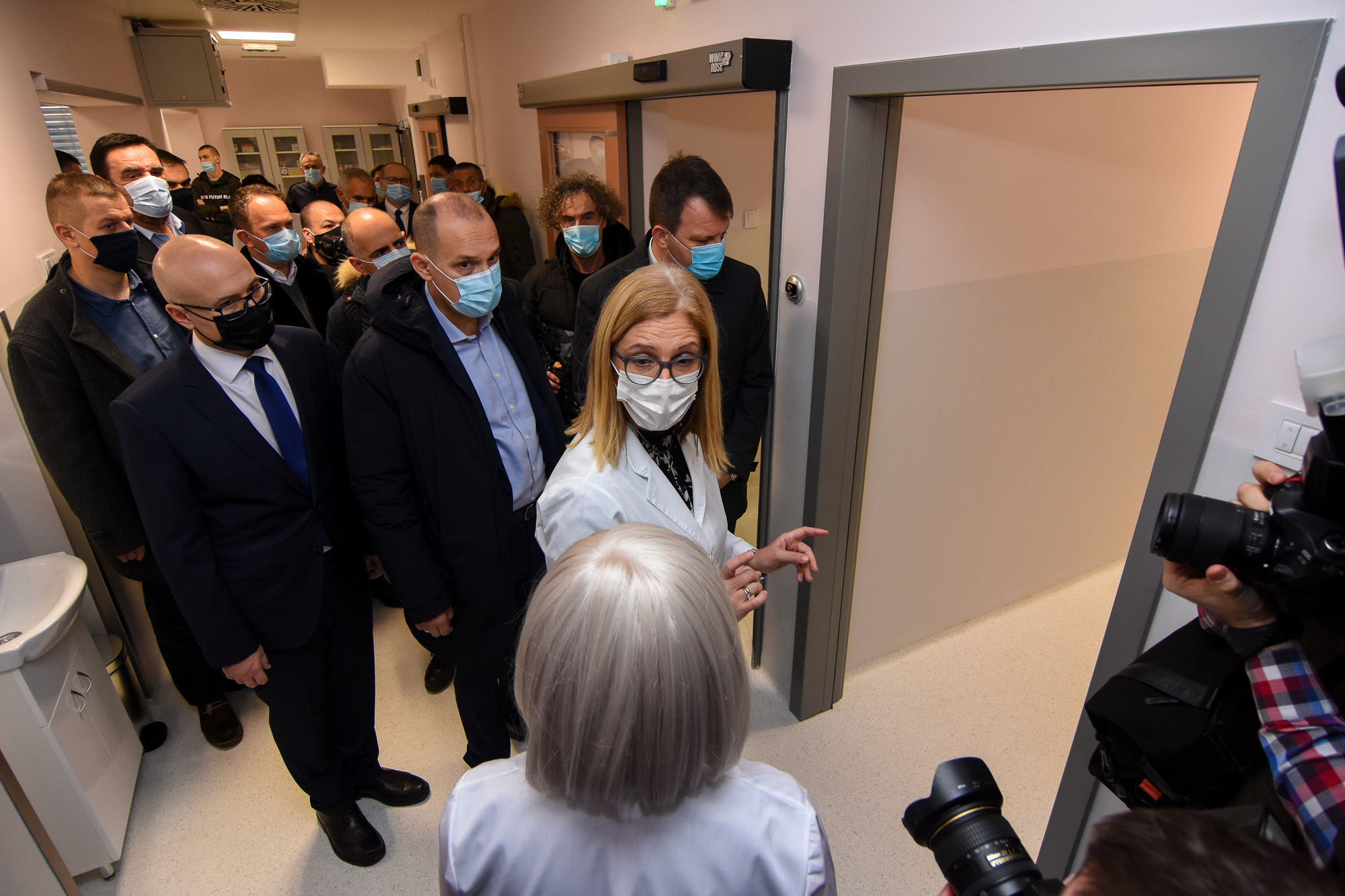 Novi Sad 30.12.2020 Otvaranje klinike za interne bolesti klinickog centra vojvodine Edita Stokic Igor Mirovic Milos Vucevic Zlatibor Loncar foto Nenad Lazic