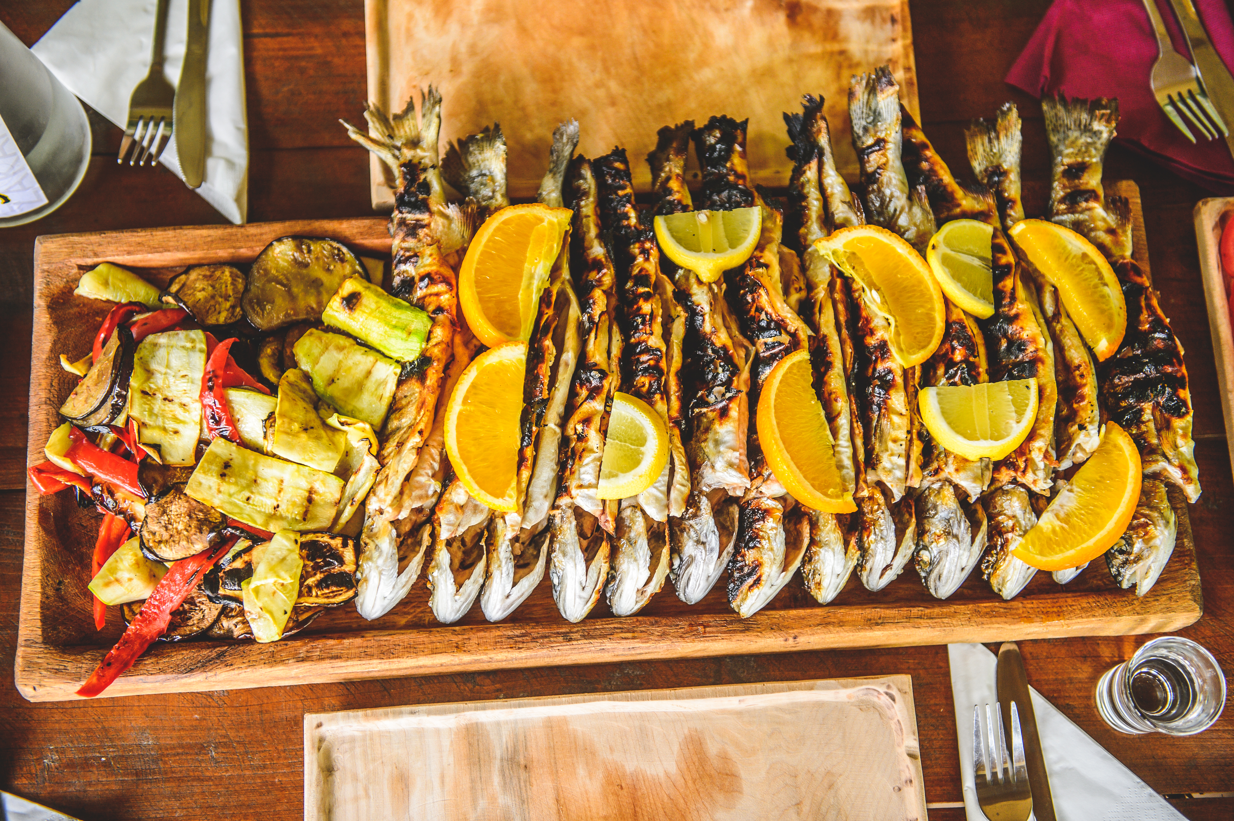 pivska gozba u mjestu Silence na obali jezera prilikom krstrenja