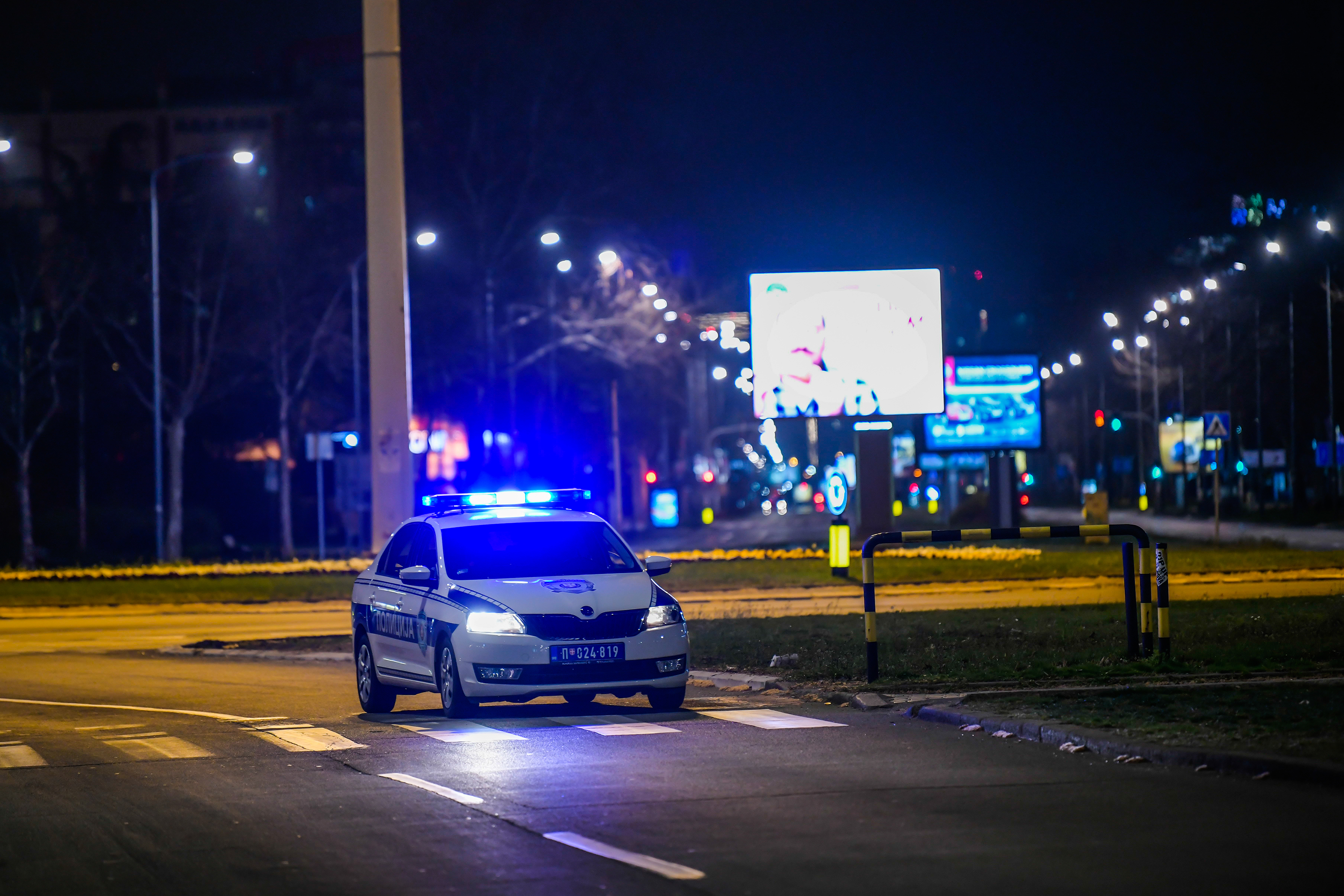 Beograd 19.03.2020 Novi Beograd, Policijski čas, drugi dan, prane ulice, prazan grad, zabrana izlaska napolju posle 20h, vanredno stanje, koronavirus, policija, noc uvidjaj  Foto: Goran Srdanov/Nova.rs