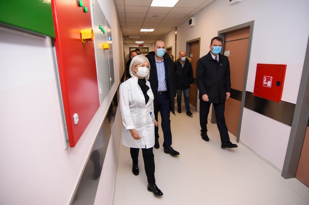 Novi Sad 30.12.2020 Otvaranje klinike za interne bolesti klinickog centra vojvodine Edita Stokic Igor Mirovic Milos Vucevic Zlatibor Loncar foto Nenad Lazic