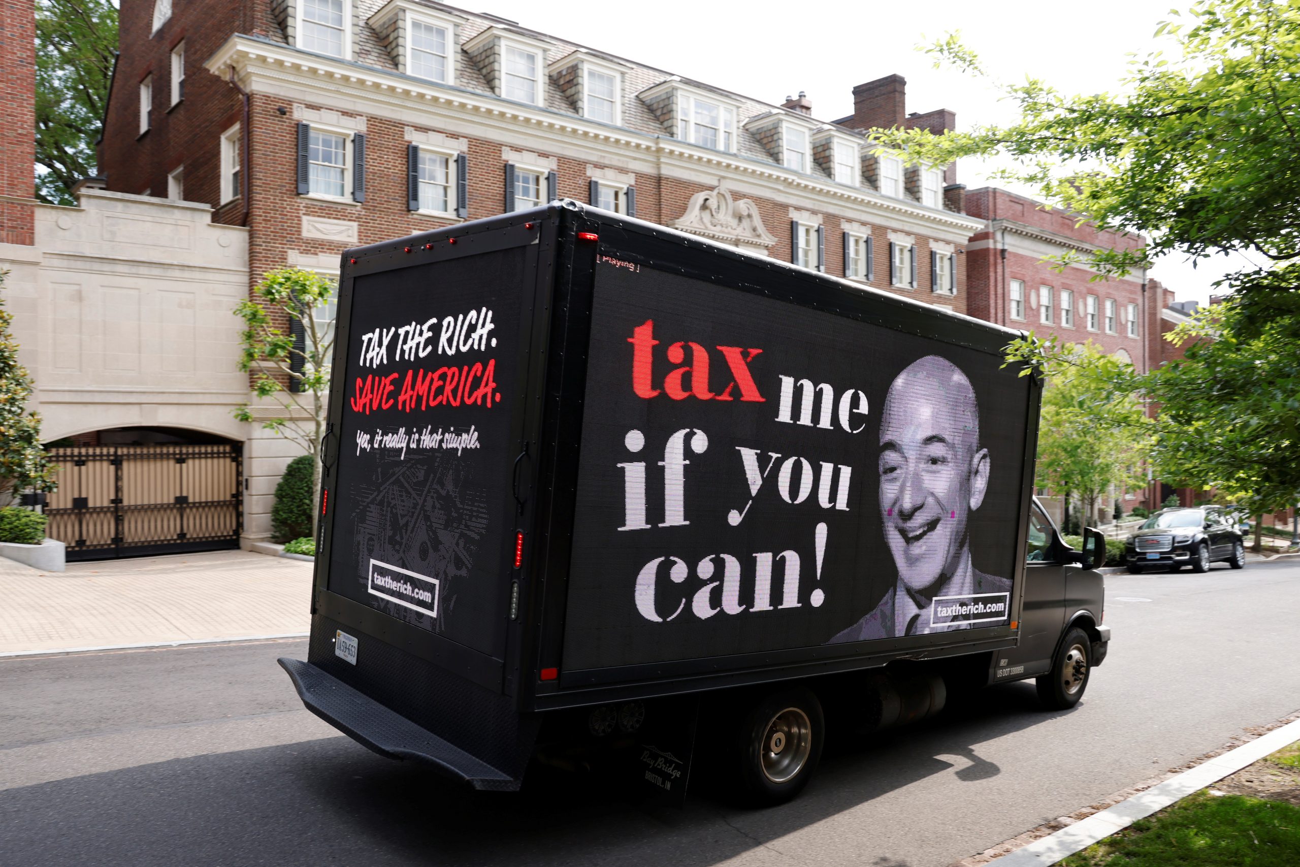 1621329929-2021-05-17T223319Z_1033718046_RC2YHN9XZ2I5_RTRMADP_3_USA-PROTEST-TAX-scaled.jpg