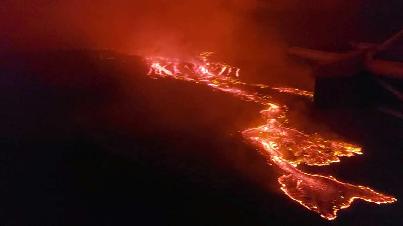 1621894832-2021-05-23T110153Z_57185319_RC2MLN9UKAVT_RTRMADP_3_CONGO-VOLCANO.JPG