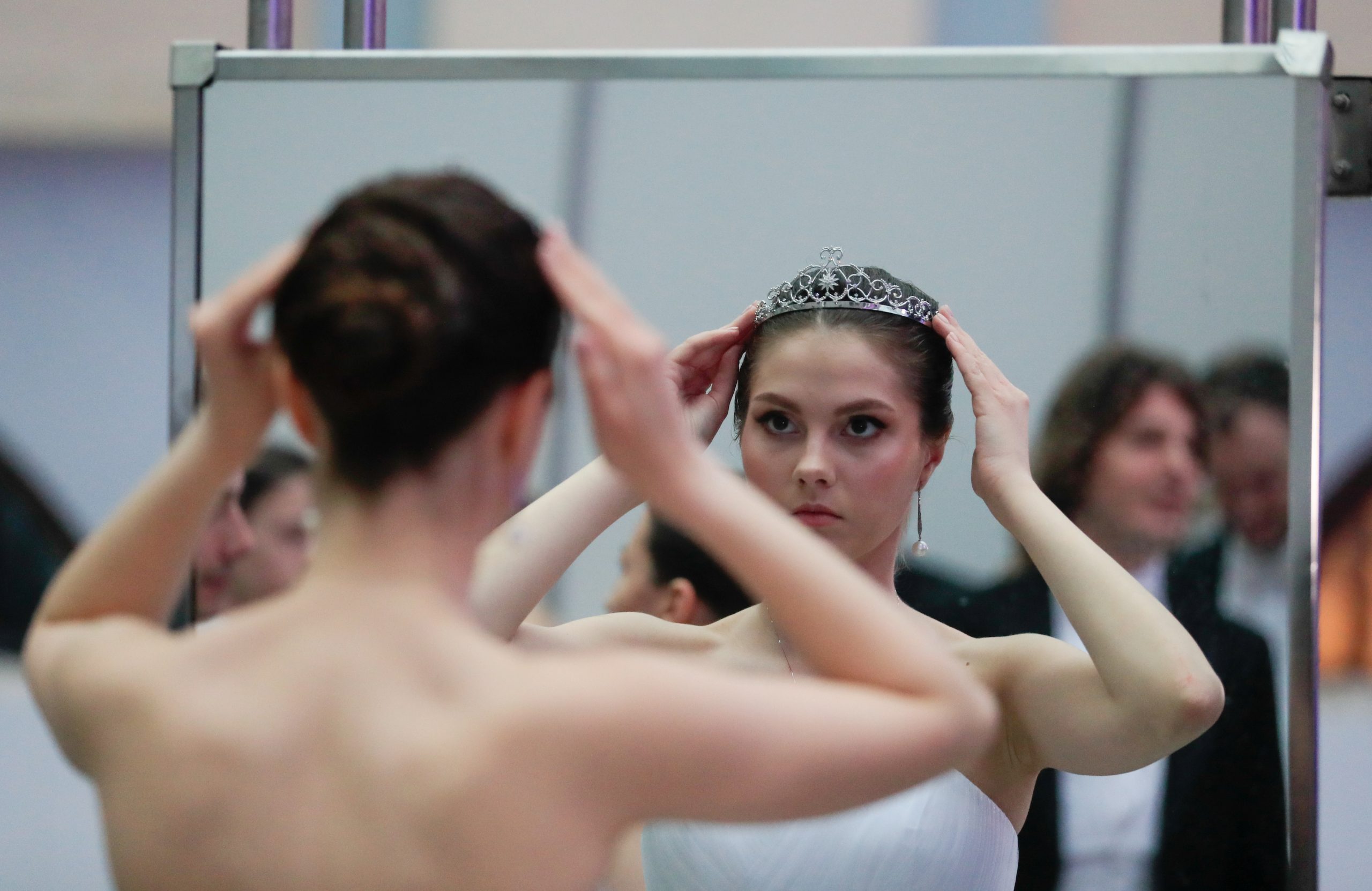 A participant prepares backstage ahead of the 18th annual Viennese Ball charity event at Gostiny Dvor in Moscow, Russia May 29, 2021. Picture taken May 29, 2021. REUTERS/Evgenia Novozhenina