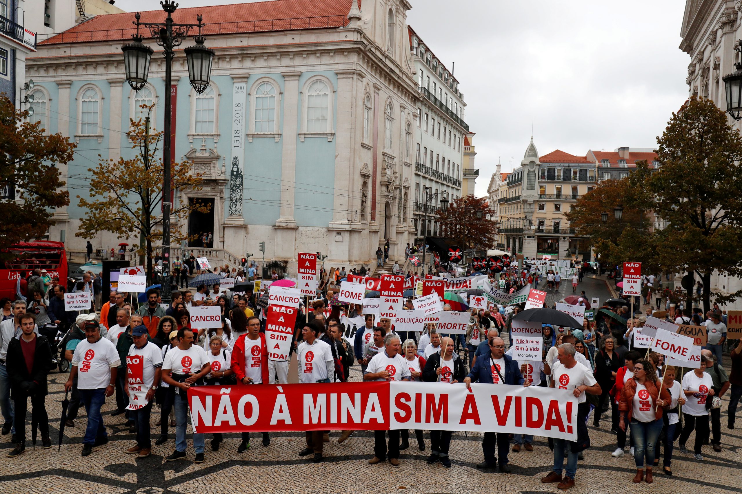 FILE PHOTO: Demonstrators protest against lithium mines in downtown Lisbon, Portugal September 21, 2019. The banner reads "No to mine, Yes to life". Picture taken September 21, 2019.  REUTERS/Rafael Marchante/File Photo