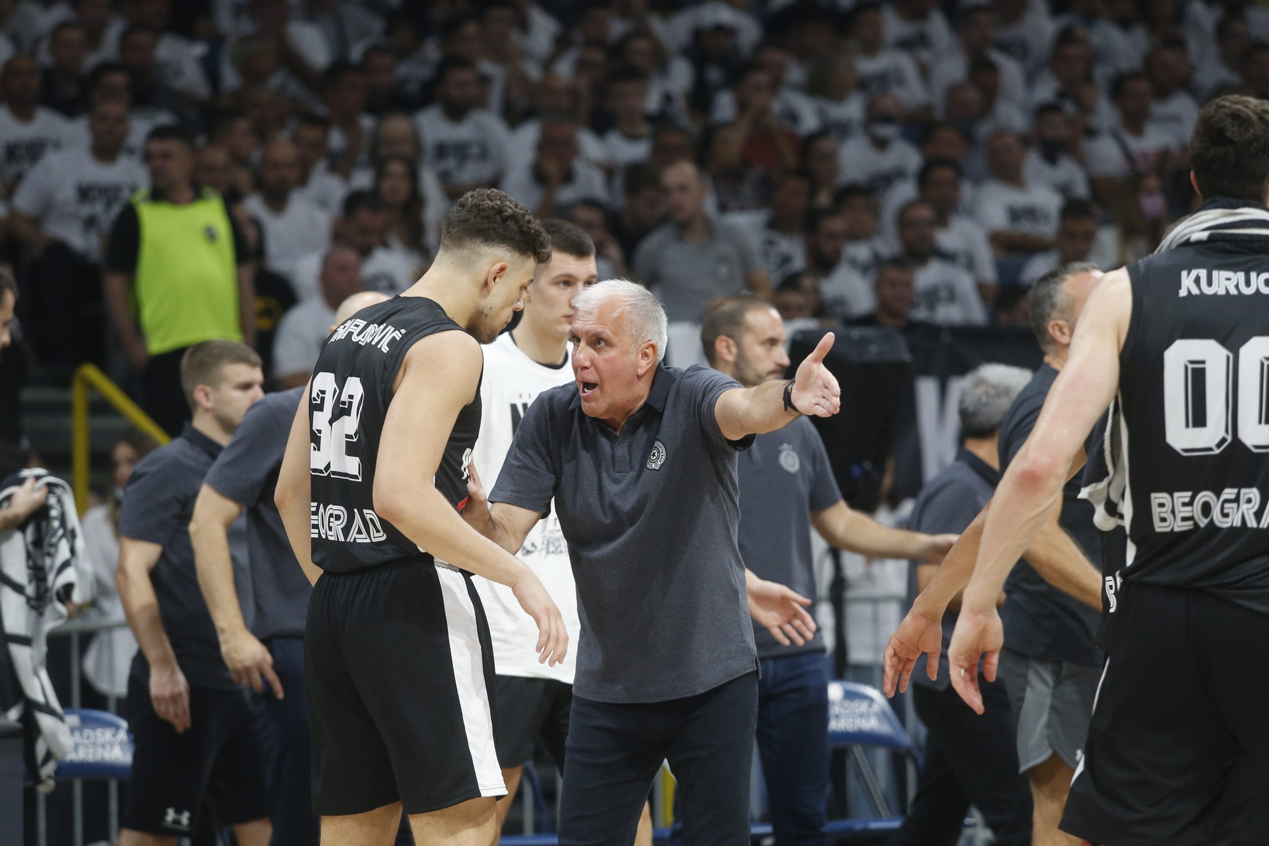 1632911501-partizan-efes-velickovic-oprostaj-28365-scaled.jpg