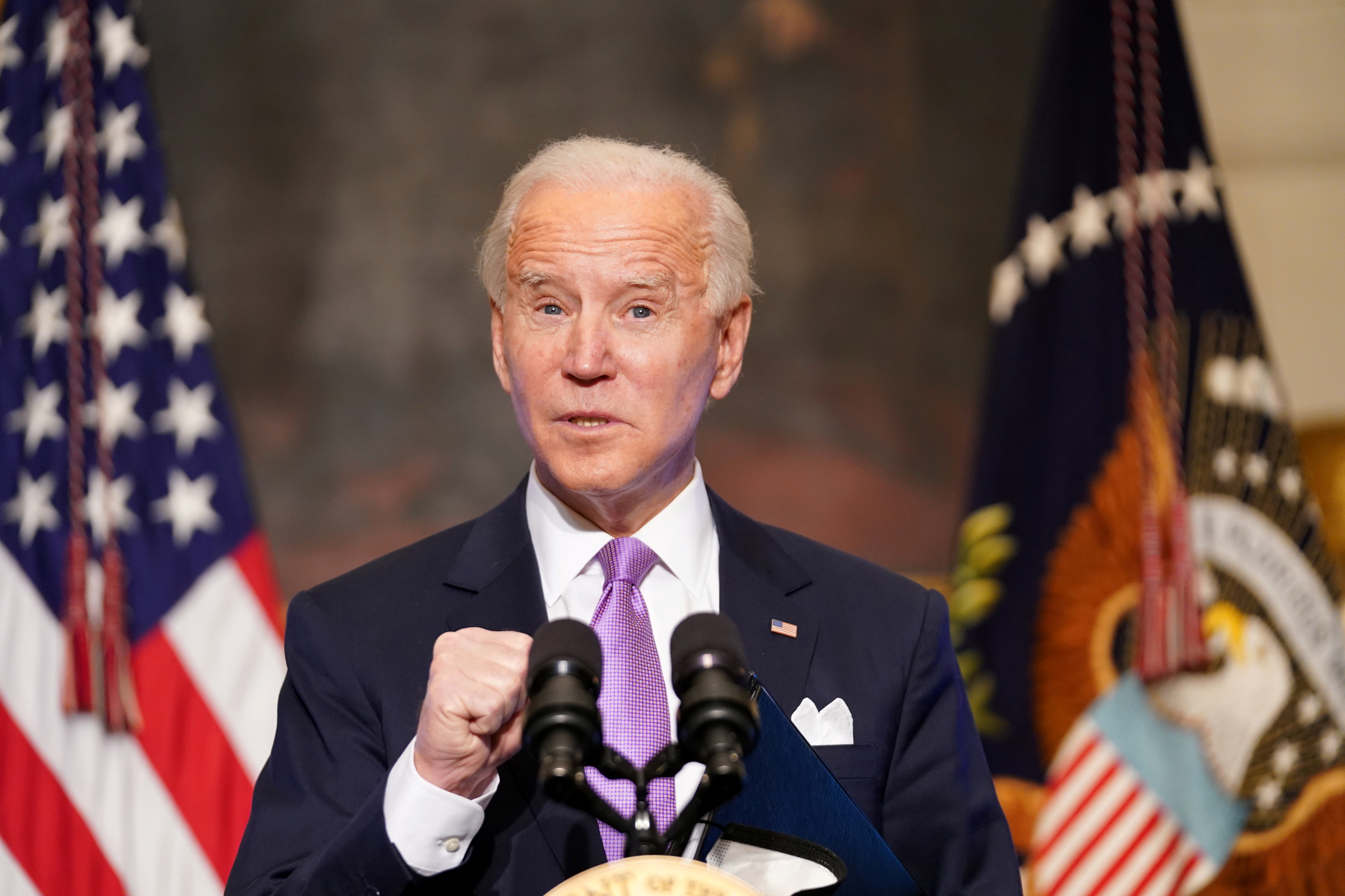 U.S. President Joe Biden speaks about the fight to contain the coronavirus disease (COVID-19) pandemic, at the White House in Washington, U.S. January 26, 2021. REUTERS/Kevin Lamarque