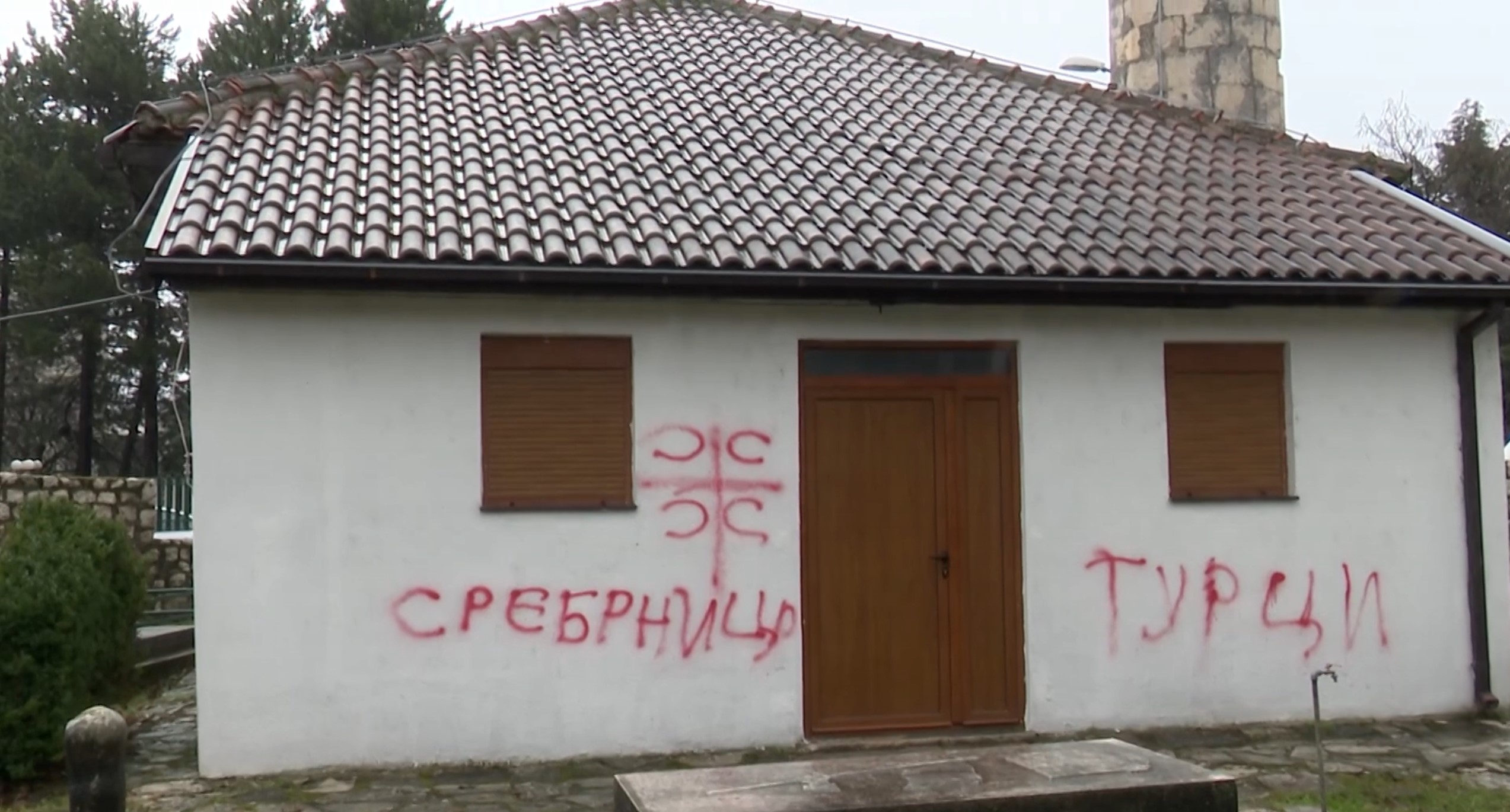 niksic grafiti foto PrintscreenYouTube Televizija Nikšić (2)