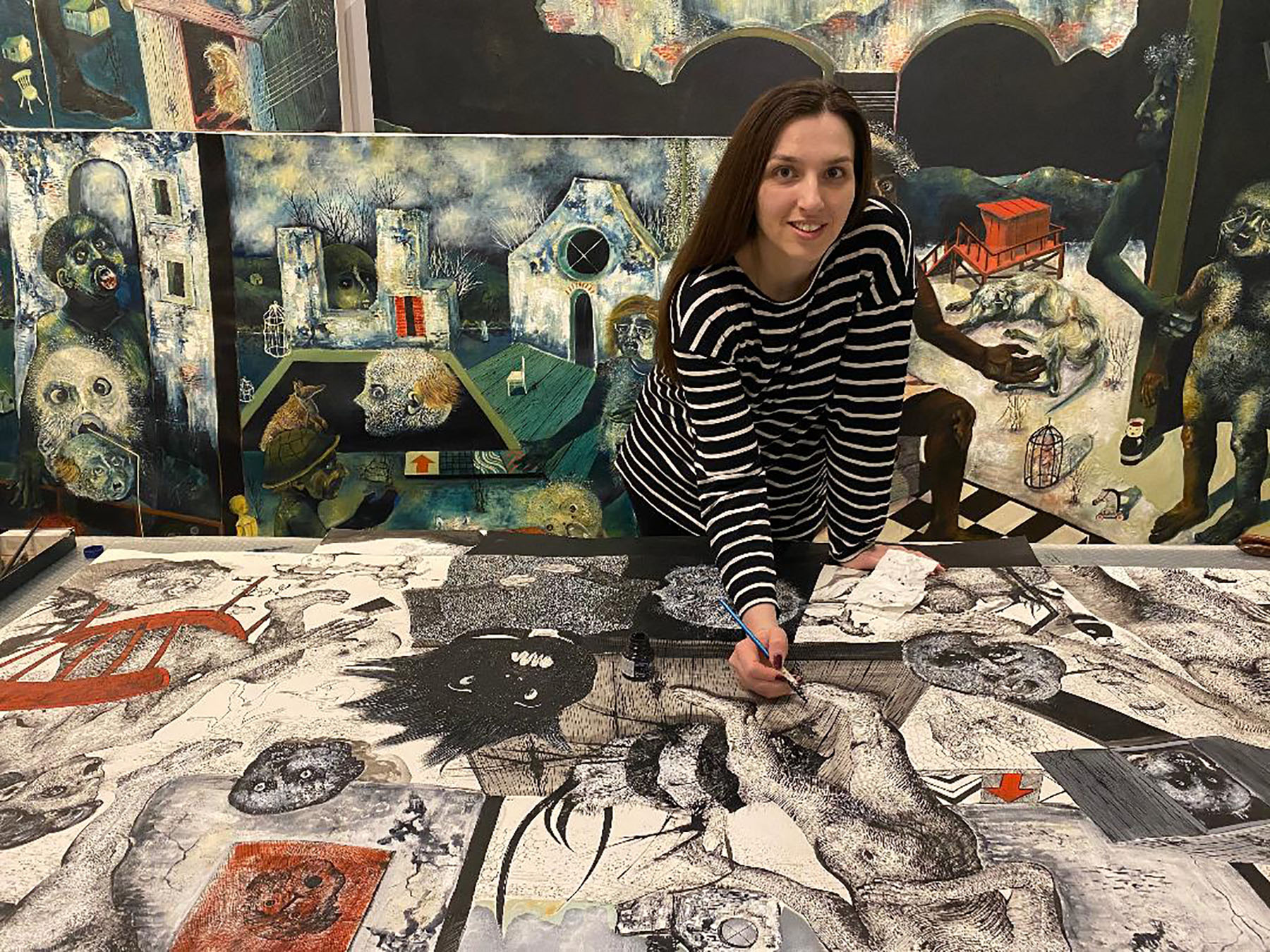 Kristina Pirković u ateljeu (priprema izložbe), foto Zoran Popović