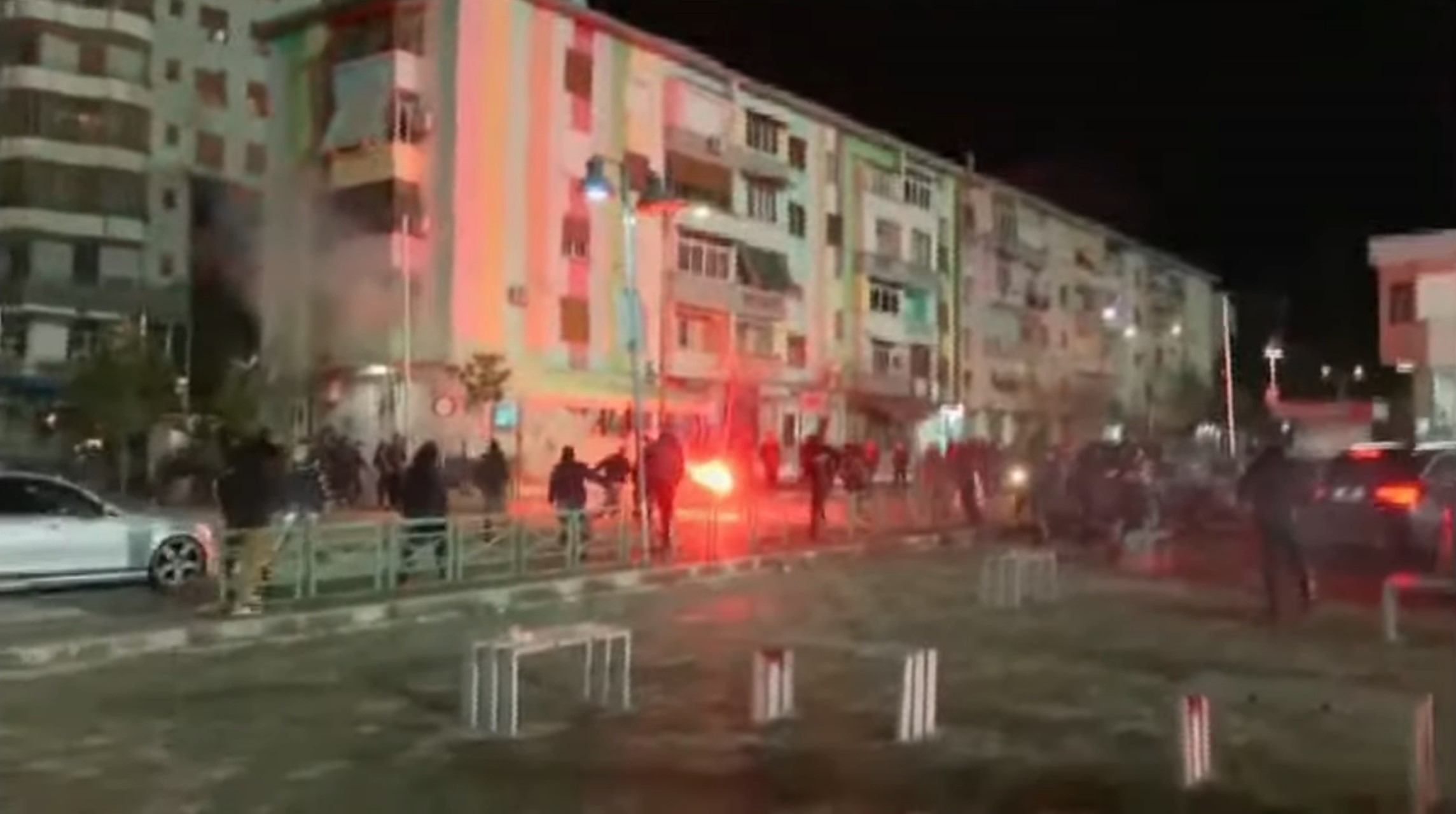 tirana albanija navijaci foto PrintscreenYouTube CMF Gang (1)