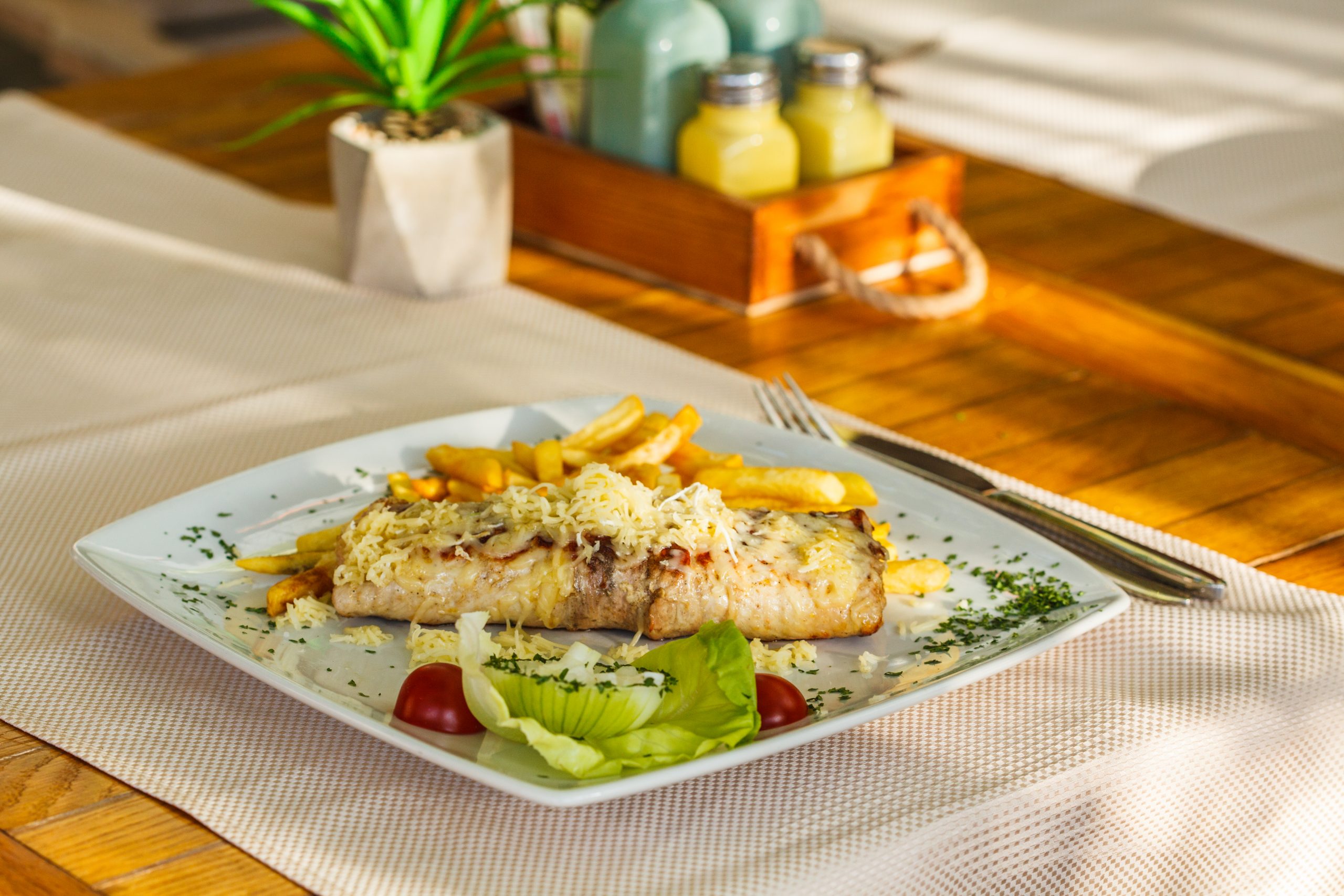25.9. (b) Njeguški stek. Majstor amater, recept dana Foto: Shutterstock
recepti od 20-26.09.2021.