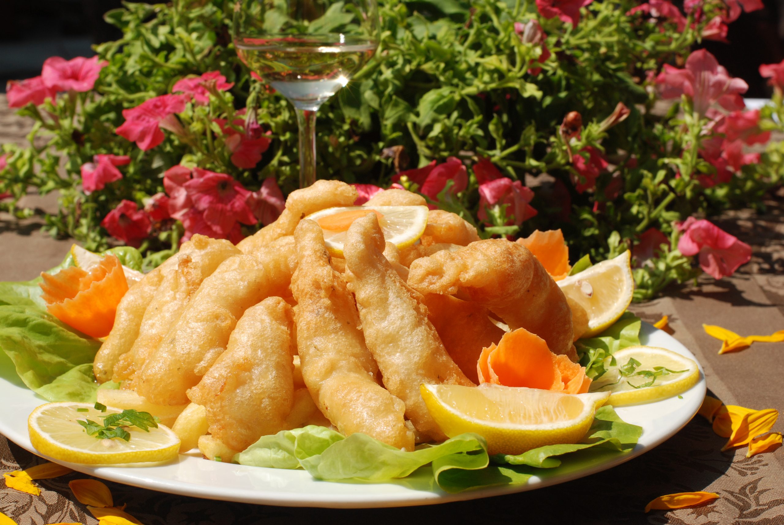 Majstor amater
4.9. (c) Smudj orli stock-photo-pike-perch-orly-style-delicious-pike-perch-fish-66788848