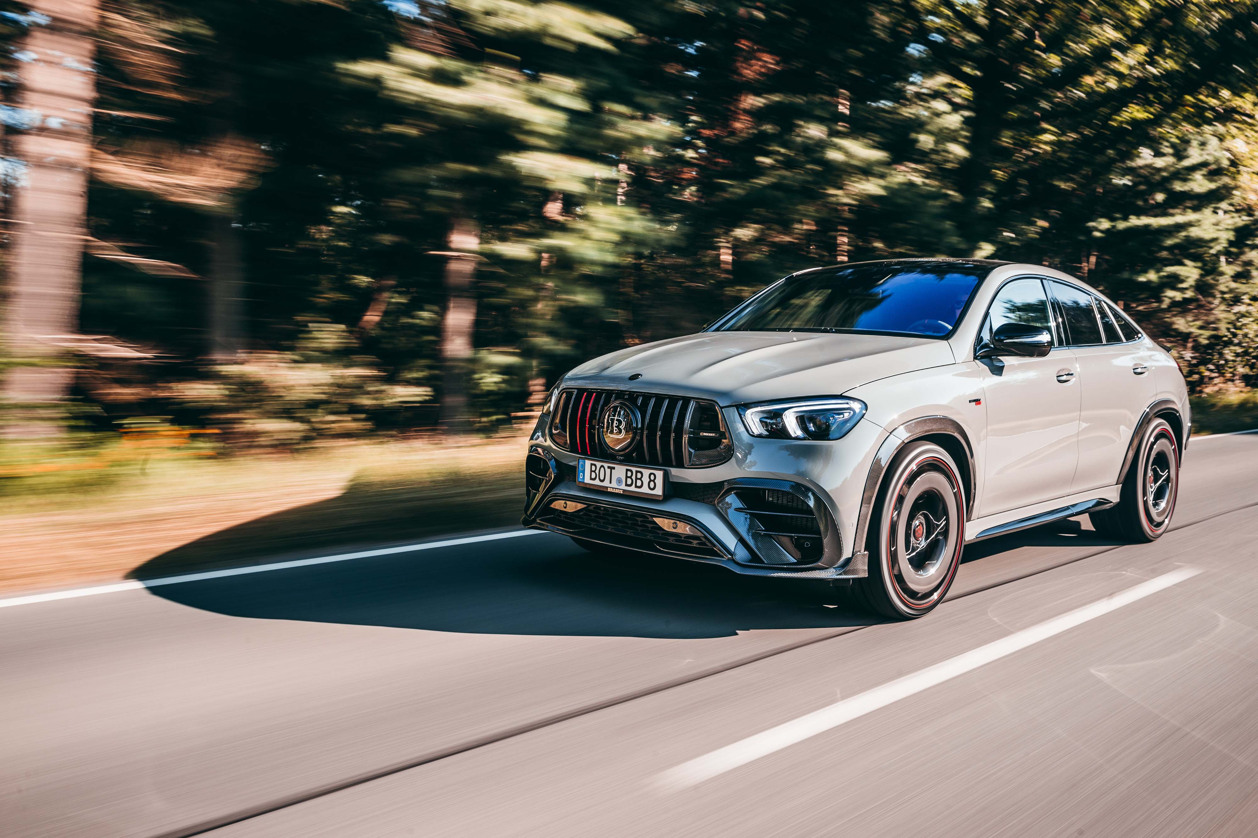 http___media.brabus.com__Resources_Persistent_1_9_e_a_19eac936042a583f2857934cc1117e625f0354ea_BRABUS�20900�20ROCKET�20EDITION�20outdoor�20�2832�29