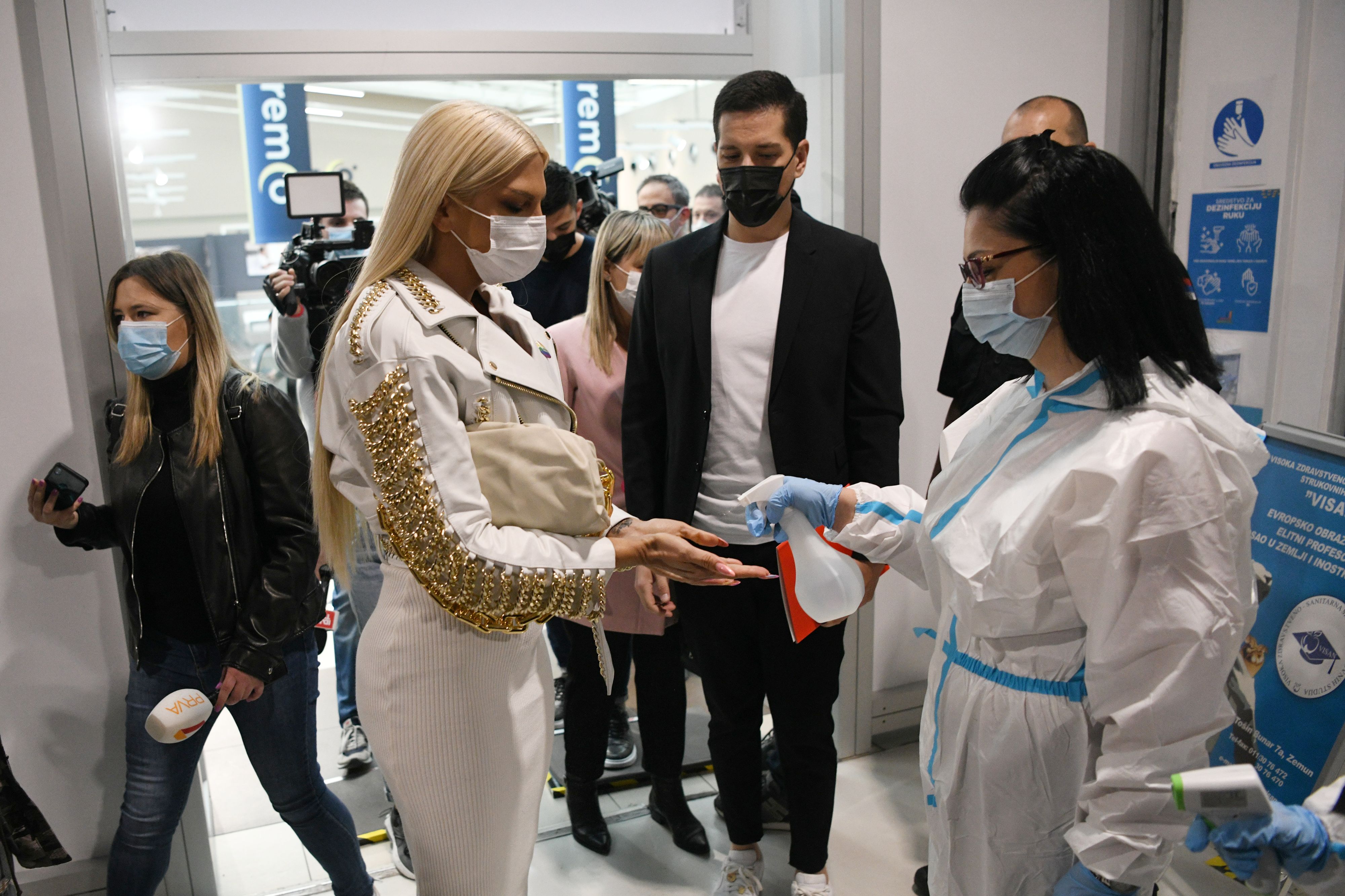 Beograd 06.05.2021. Usce soping centar, vakcina, vakcinacija, pocetak vakcinacije u trznim centrima, korona, virus, corona,  Jelena Karleuša