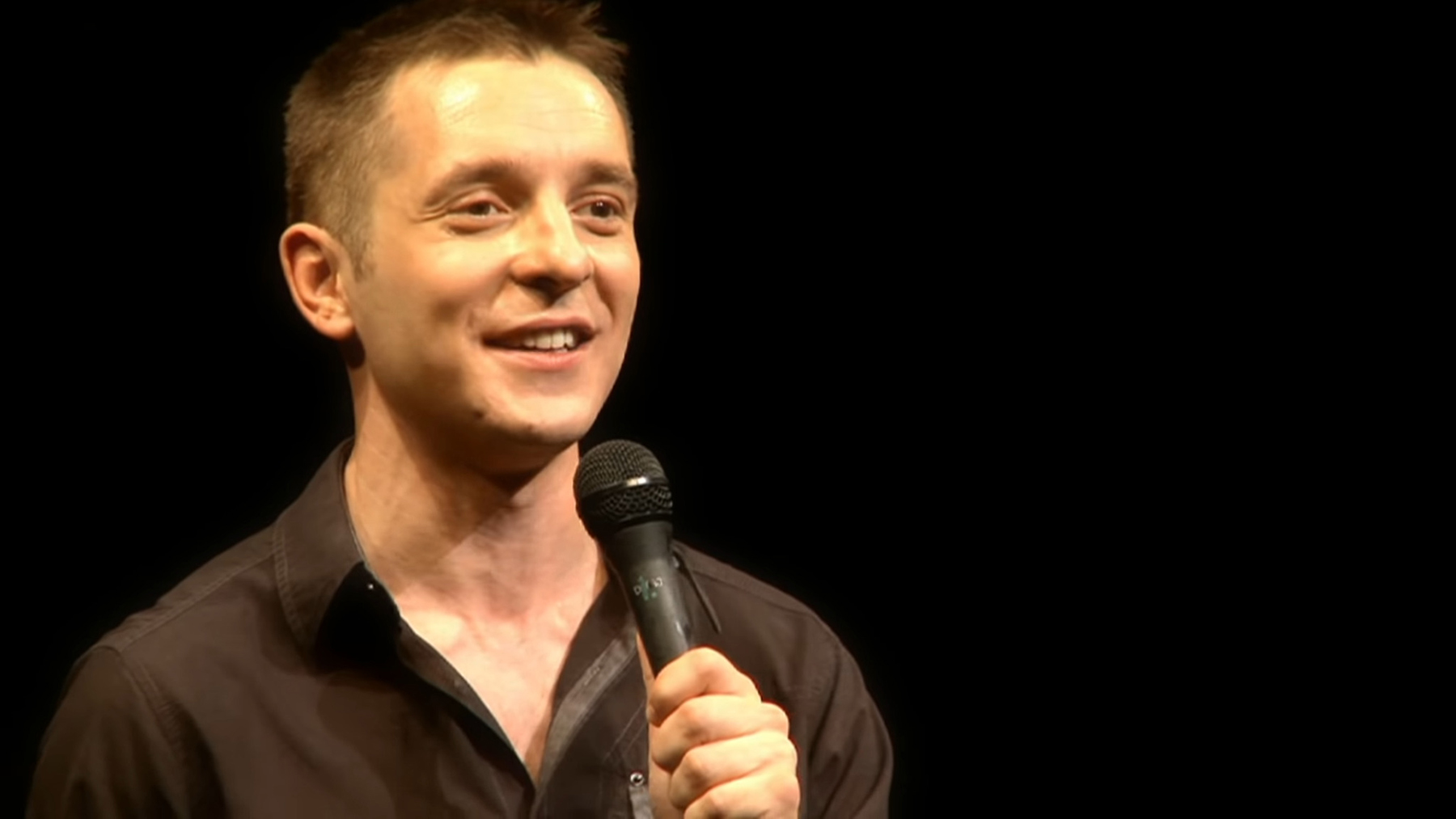 Srđan Jovanović. Foto: Youtube/Srđan Jovanović - Stand up komičar