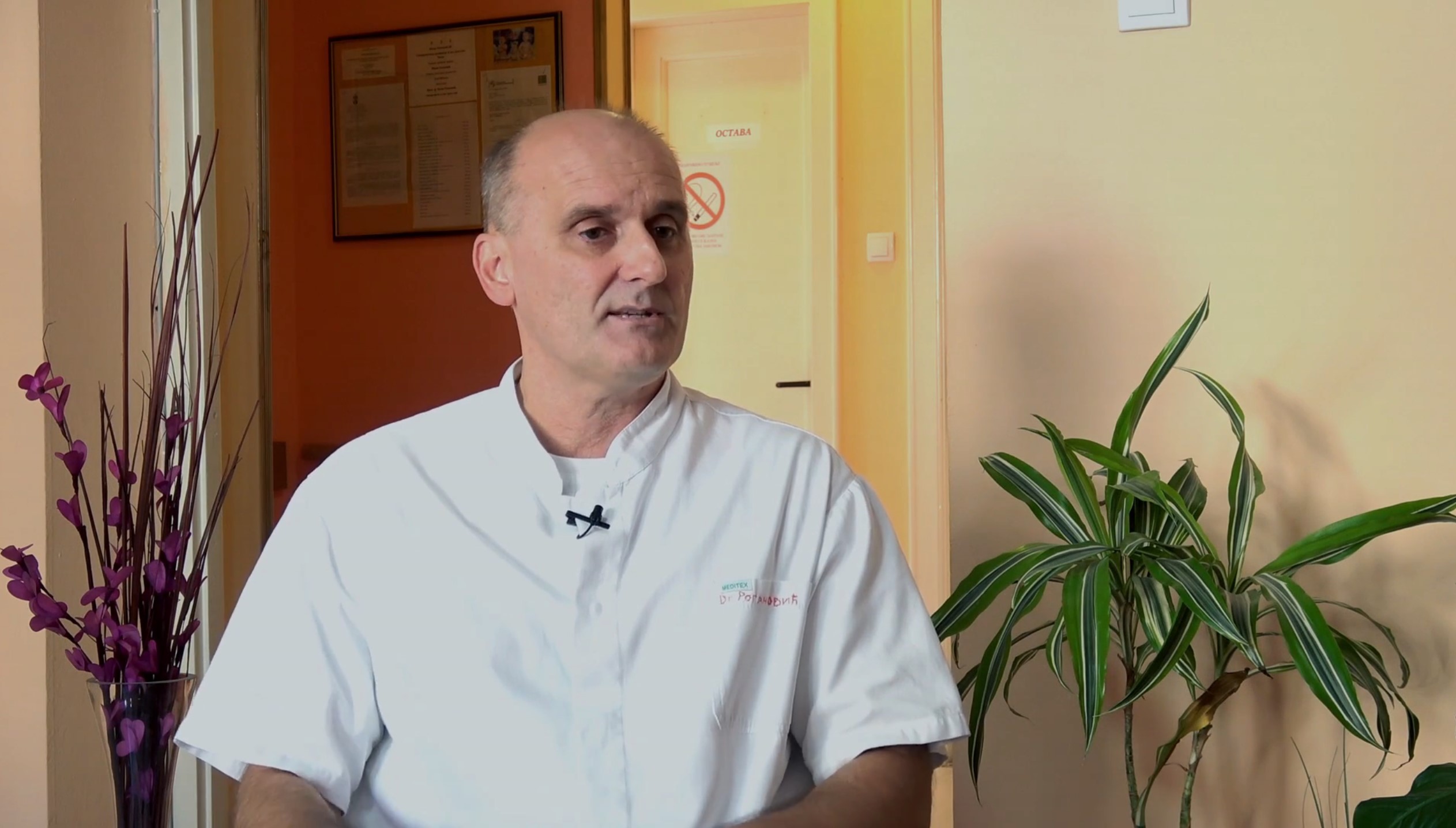 prim. dr Milan Roganović, specijalista ORL Foto: Printscreen/YouTube/Danka Spasojevic-Simic