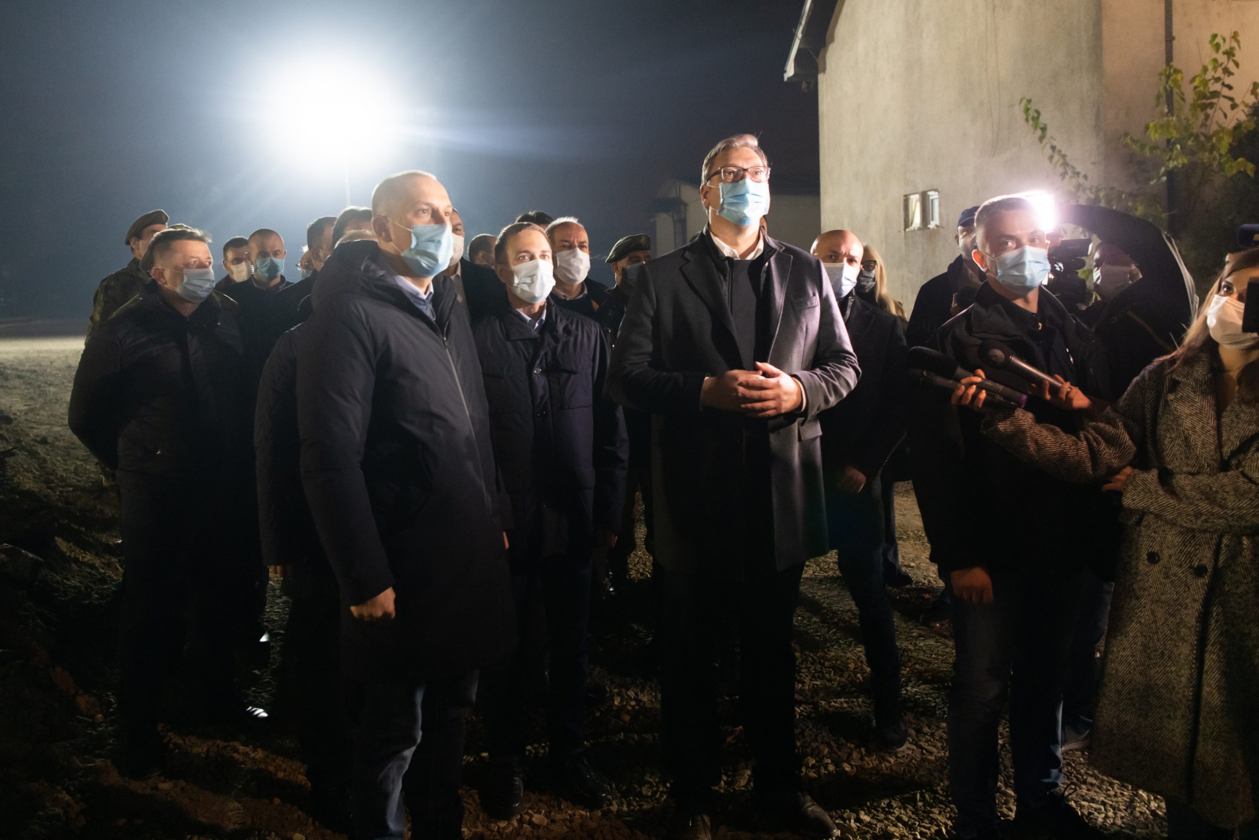 Beograd, 07.11.2020. Batajnica, vojni kompleks "Zemun Ekonomija", izgradnja nove kovid bolnice, obilazak radova, gradilišta, treća smena, Aleksandar Vučić, ministar odbrane Nebojša Stefanović, ministar zdravlja Zlatibor Loncar Foto: Goran Srdanov/Nova.rs