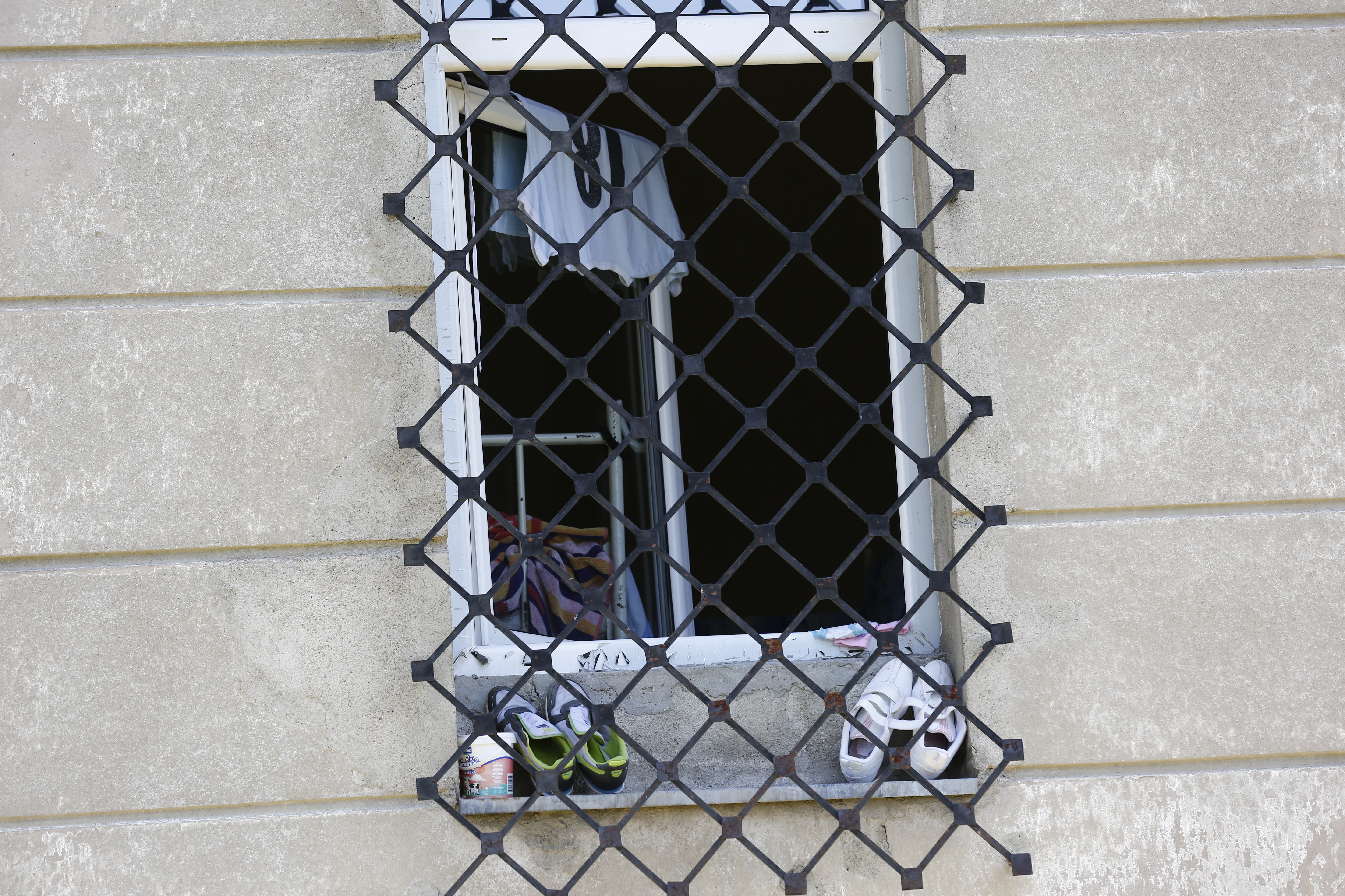 Pozarevac 12.06.2015. Kazneno popravna ustanova za zene u Pozarevcu, Kazneno popravni zavod za zene, zatvor, majke koje sluzi kazne, prozor, resetka RAS Foto zoran loncarevic