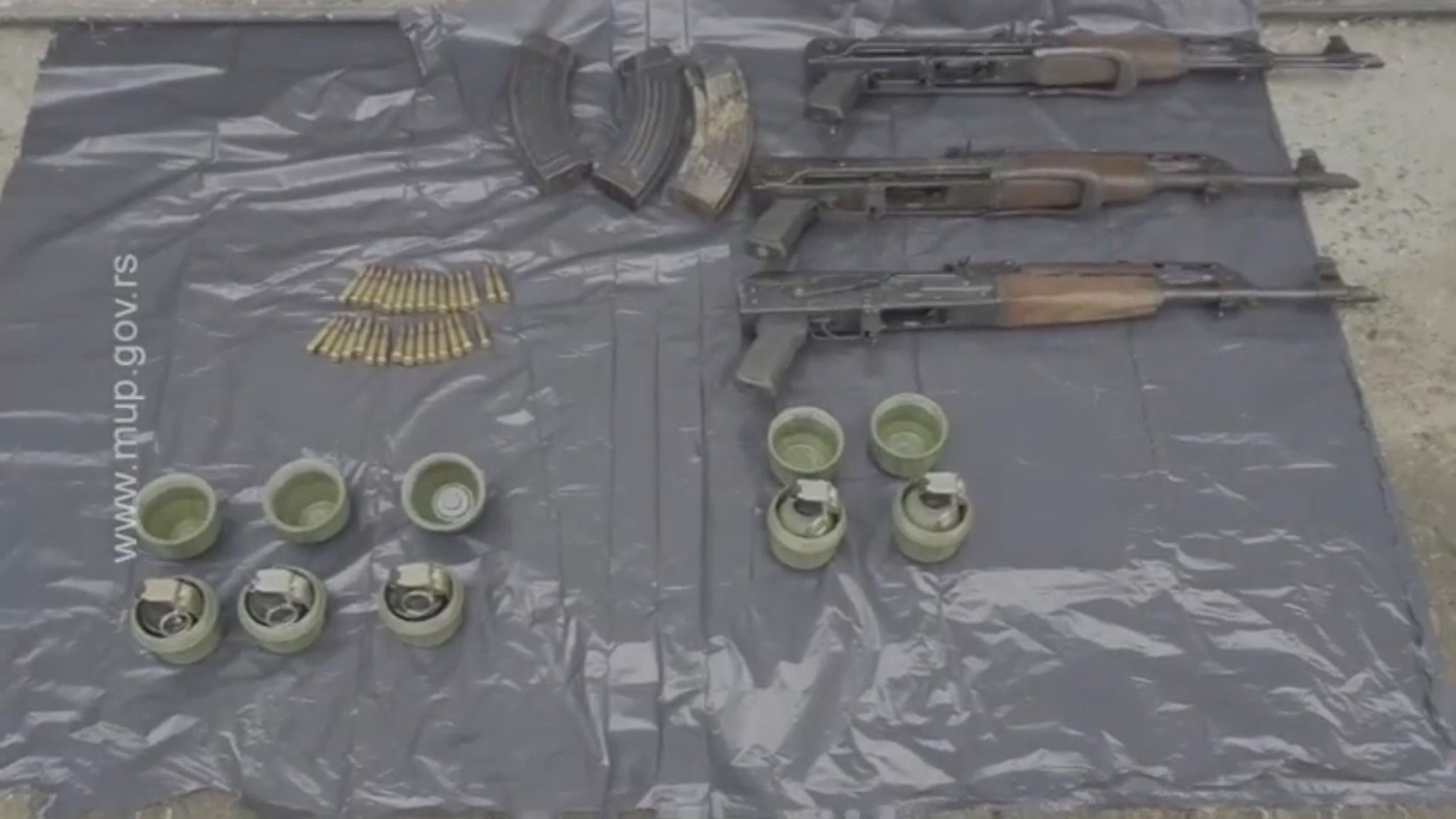 Zajednička akcija MUP-a Srbije i Republike Srpske Zaplenjene automatske puške i bombe