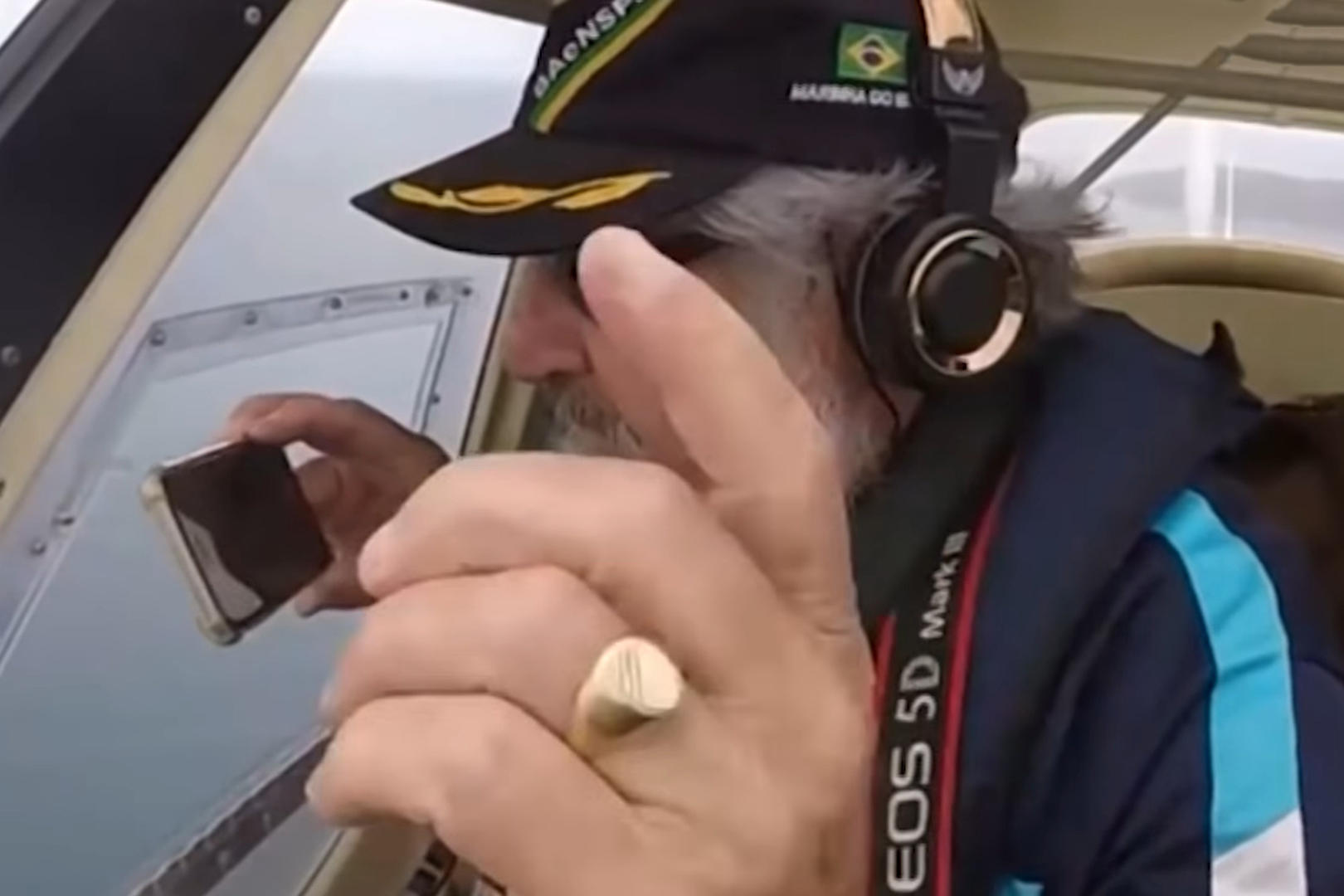 Whoops! Man dropped iPhone from plane while it was filming - YouTube - 0 04