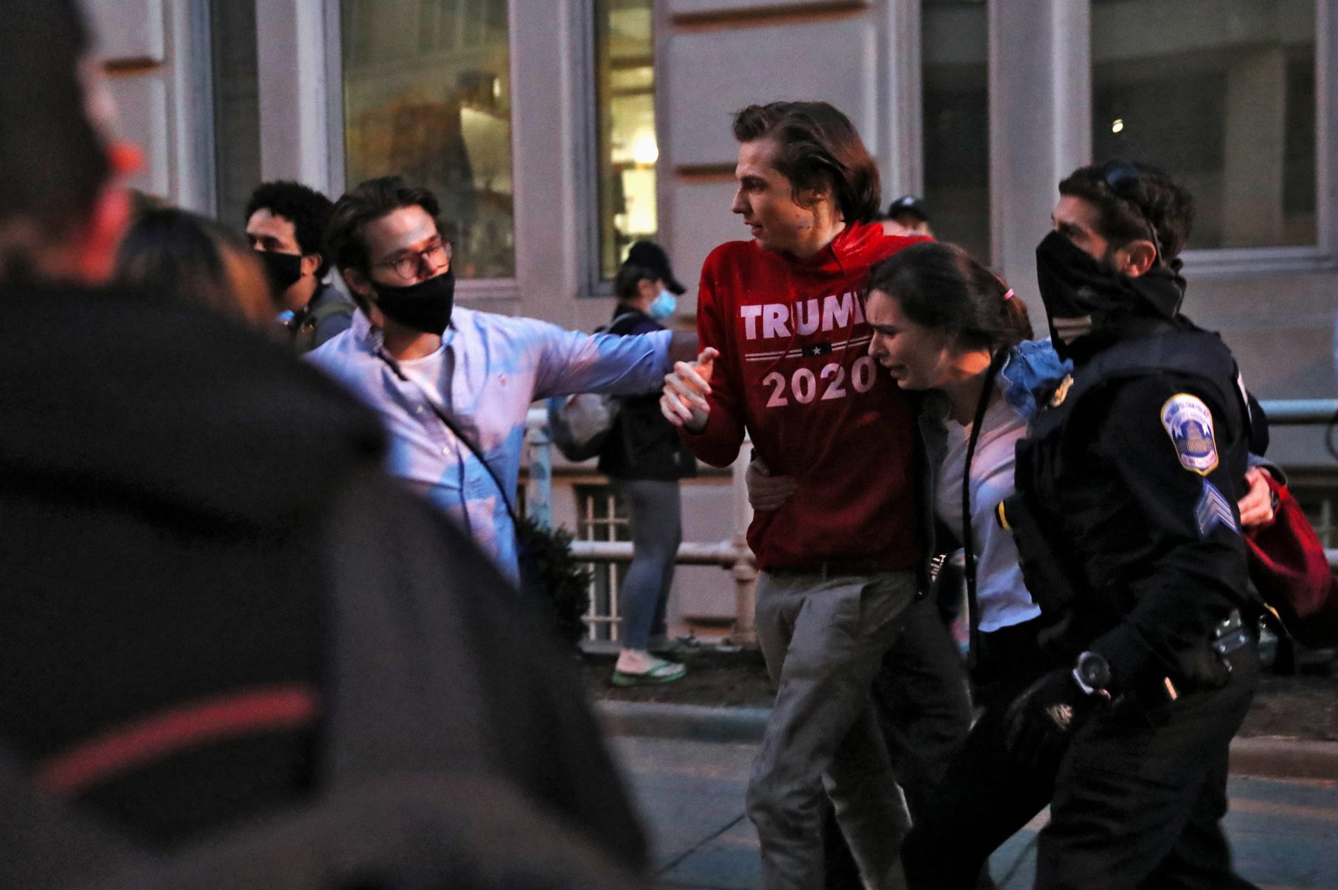 2020-11-14T233135Z_129600380_RC2B3K9DMFZW_RTRMADP_3_USA-ELECTION-PROTEST-1920x1278.jpg