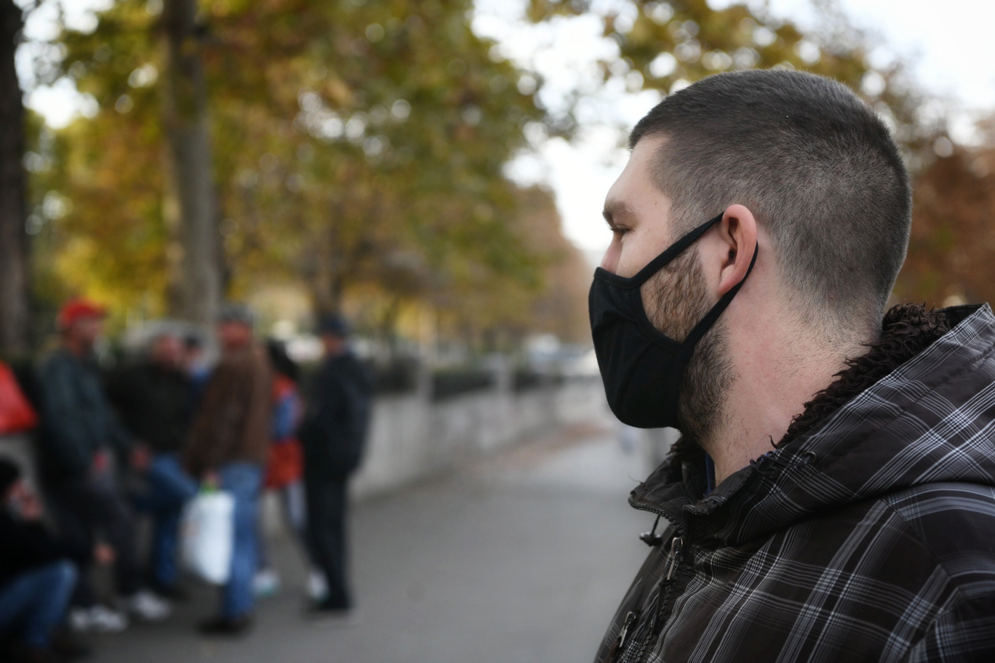 BEOGRAD 21.10.2020 Hrana za siromasne, kod Vukovog spomenika, humanitarna podela hrane, siromastvo foto:Vesna Lalic/Nova.rs