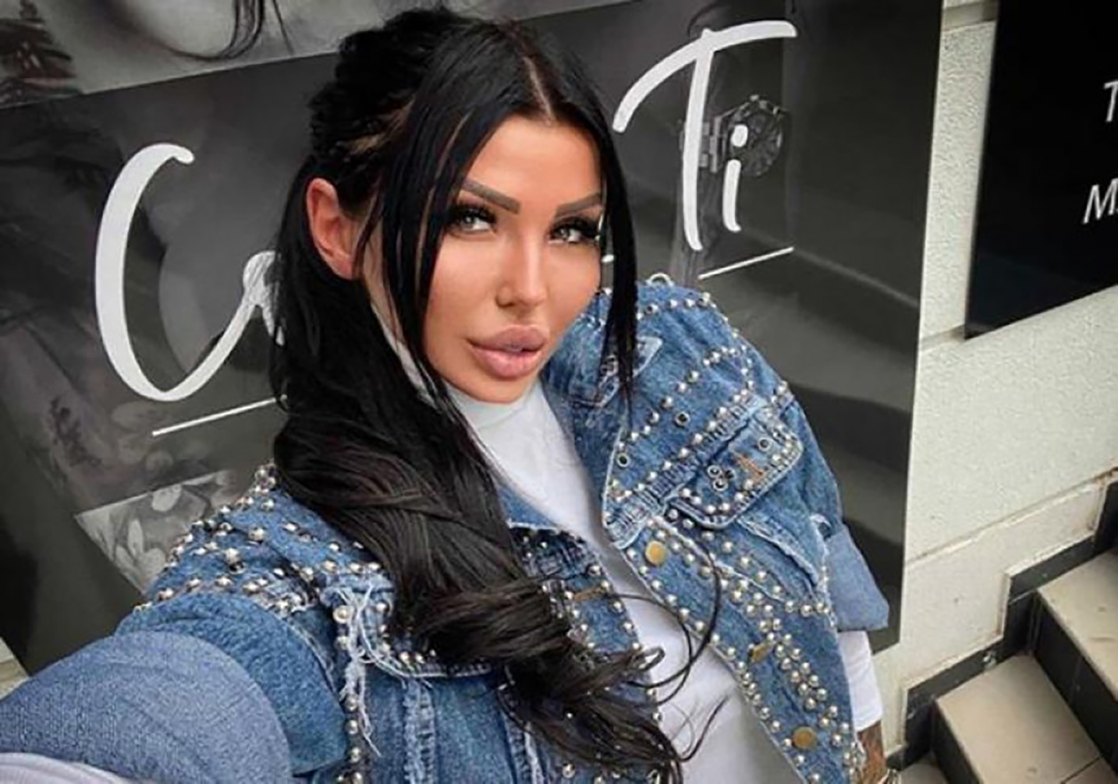 res_1590673431_kako-tijana-ajfon-ugovara-posao-da-zaokruzimo-na-3000-ako-ti-je-merak