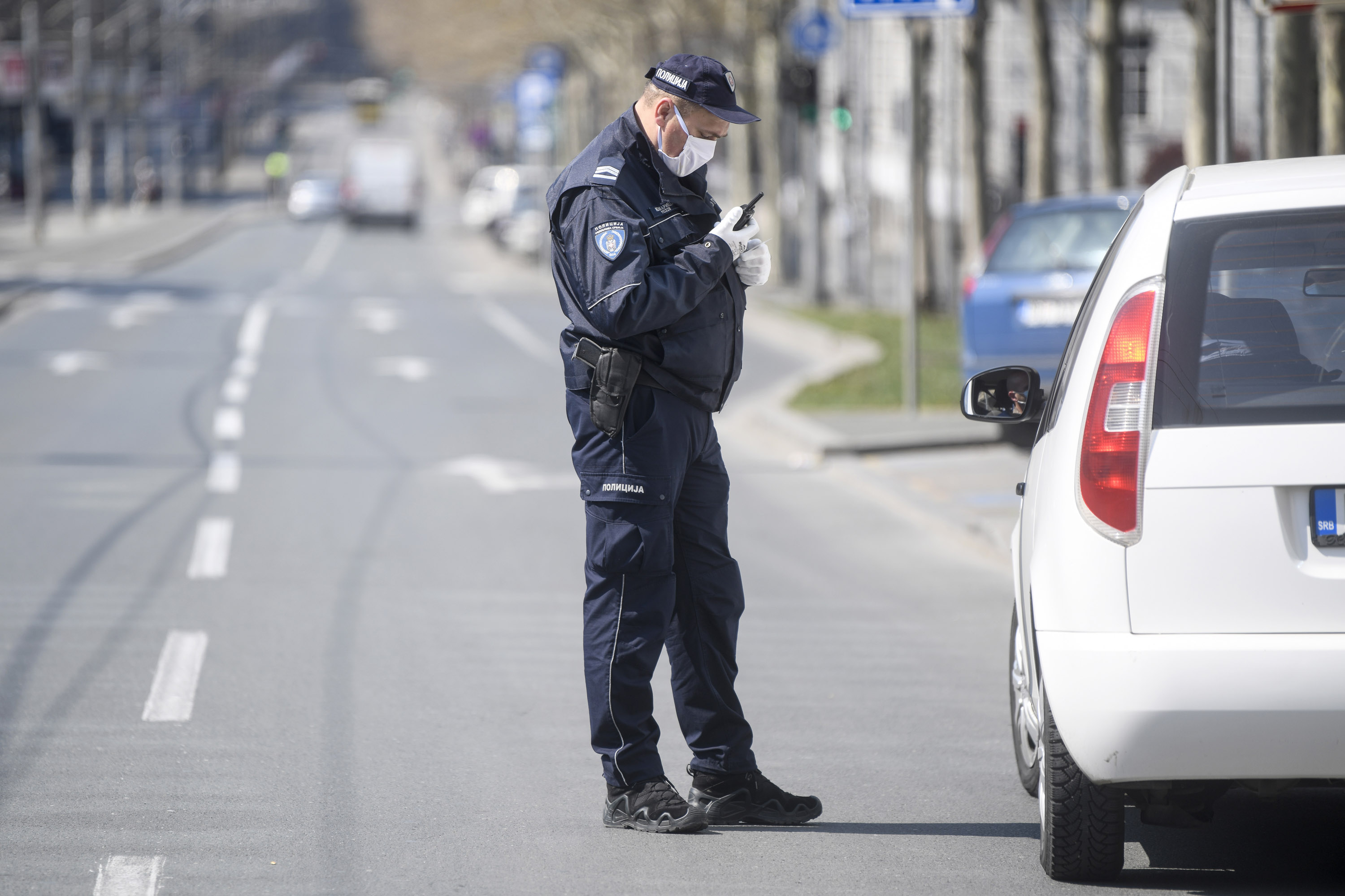 Beograd 04.042020. Policijski čas od 13h, koronavirus, prazne ulice, policija, kontrola, maska, rukavice, provera, legitimisanje. Foto: Nemanja Jovanović/Nova.rs
