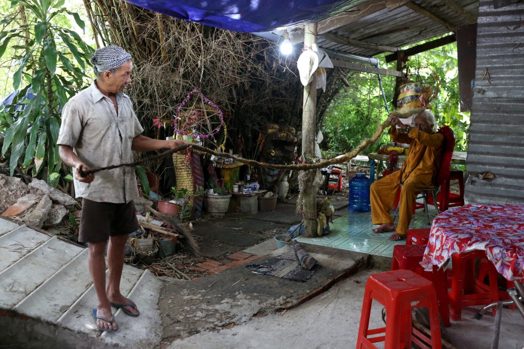 2020-08-26T010050Z_1763876172_RC2DLI91C6P7_RTRMADP_3_VIETNAM-LONGHAIR-1024x683.jpg