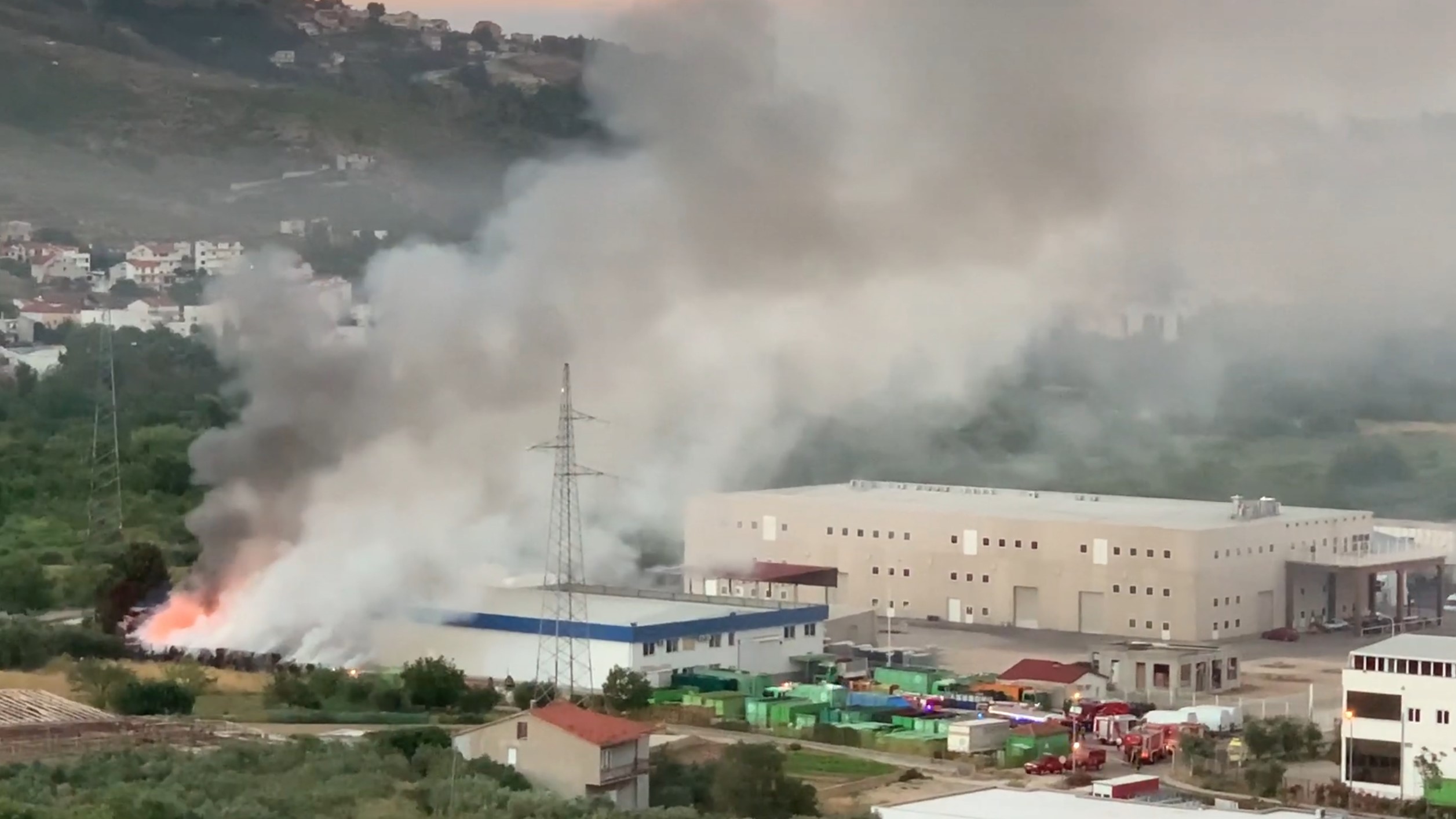 Reciklažni centar, Split, požar, vatra Foto: Printscreen/YouTube/Dalmatinski portal