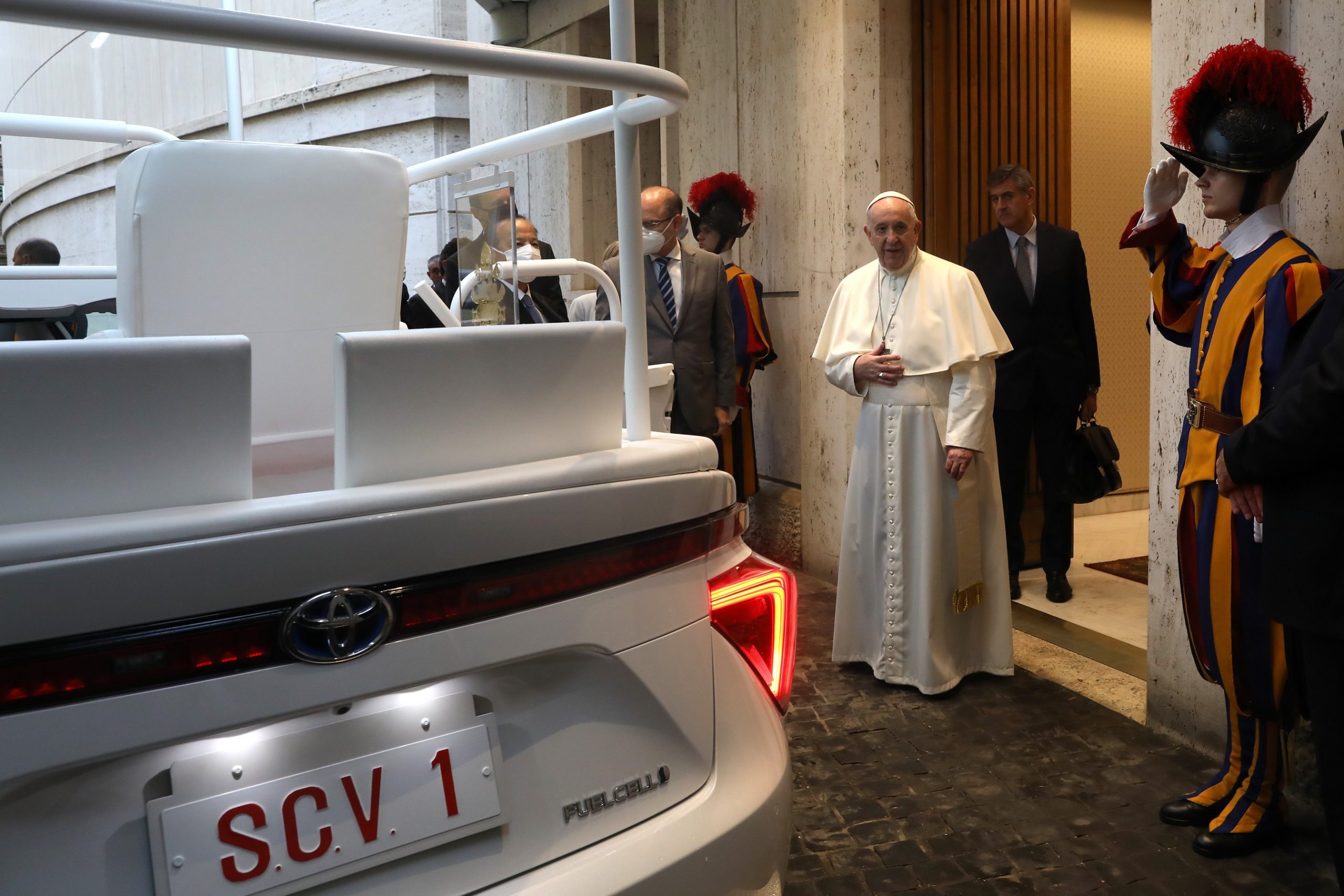 Papomobil, auto, automobil, papa, Tojota, Toyota
VATICAN CITY, VATICAN - OCTOBER 07: <> on October 07, 2020 in Vatican City, Vatican. (Photo by Franco Origlia/Getty Images for Toyota)