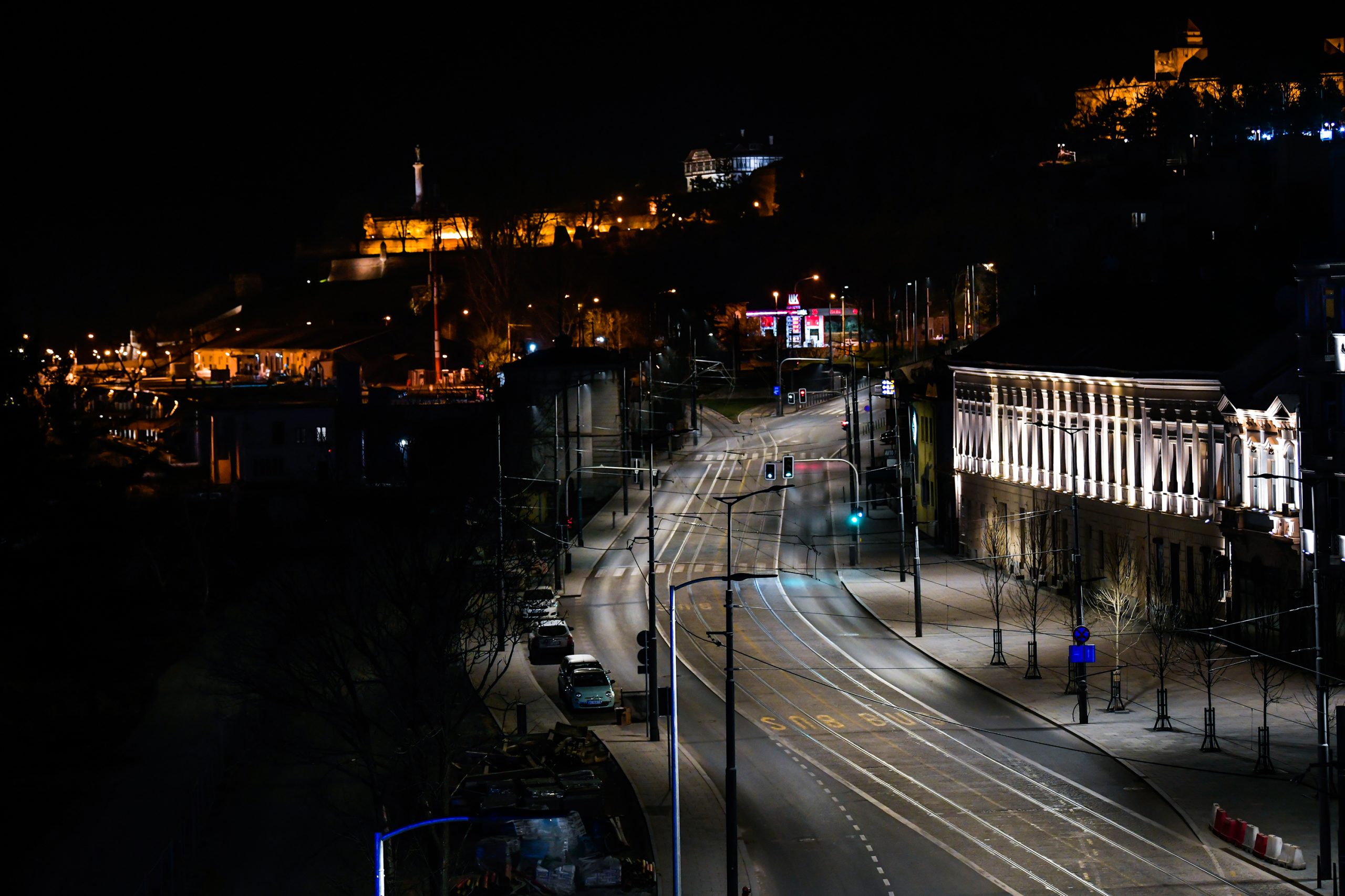 Beograd 18.03.2020.  Karađorđeva ulica. Policijski čas, uveden, počeo policijski čas, vanredno stanje, koronavirus, prazne ulice Foto: Goran Srdanov/Nova.rs
