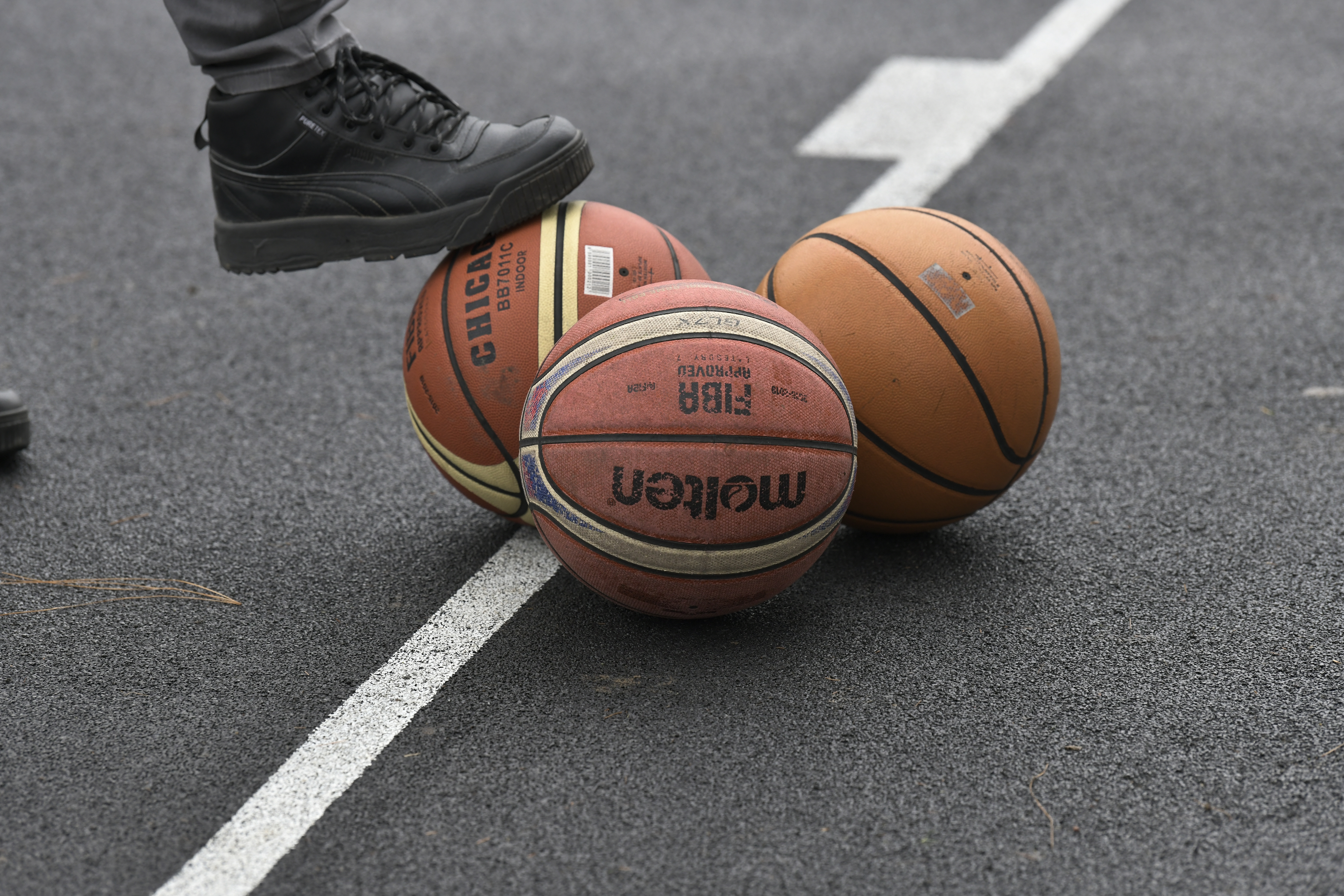 beograd 20.02.2020 košarkaški teren, lopta, košarkaška lopta