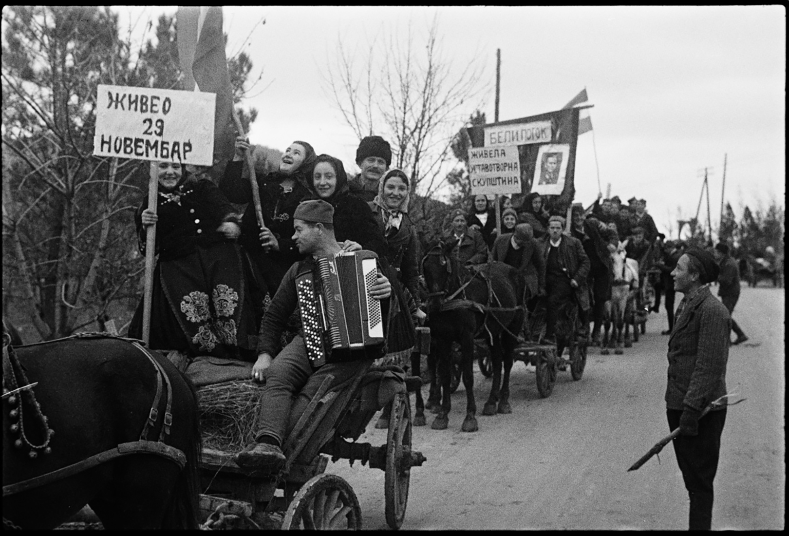 !!!!! KORISTITI ISKLJUCIVO KAO NAJAVU ZA IZLOZBU!!!!! 
Izlozba fotografija Tanjug javlja, Rat je zavrsen
