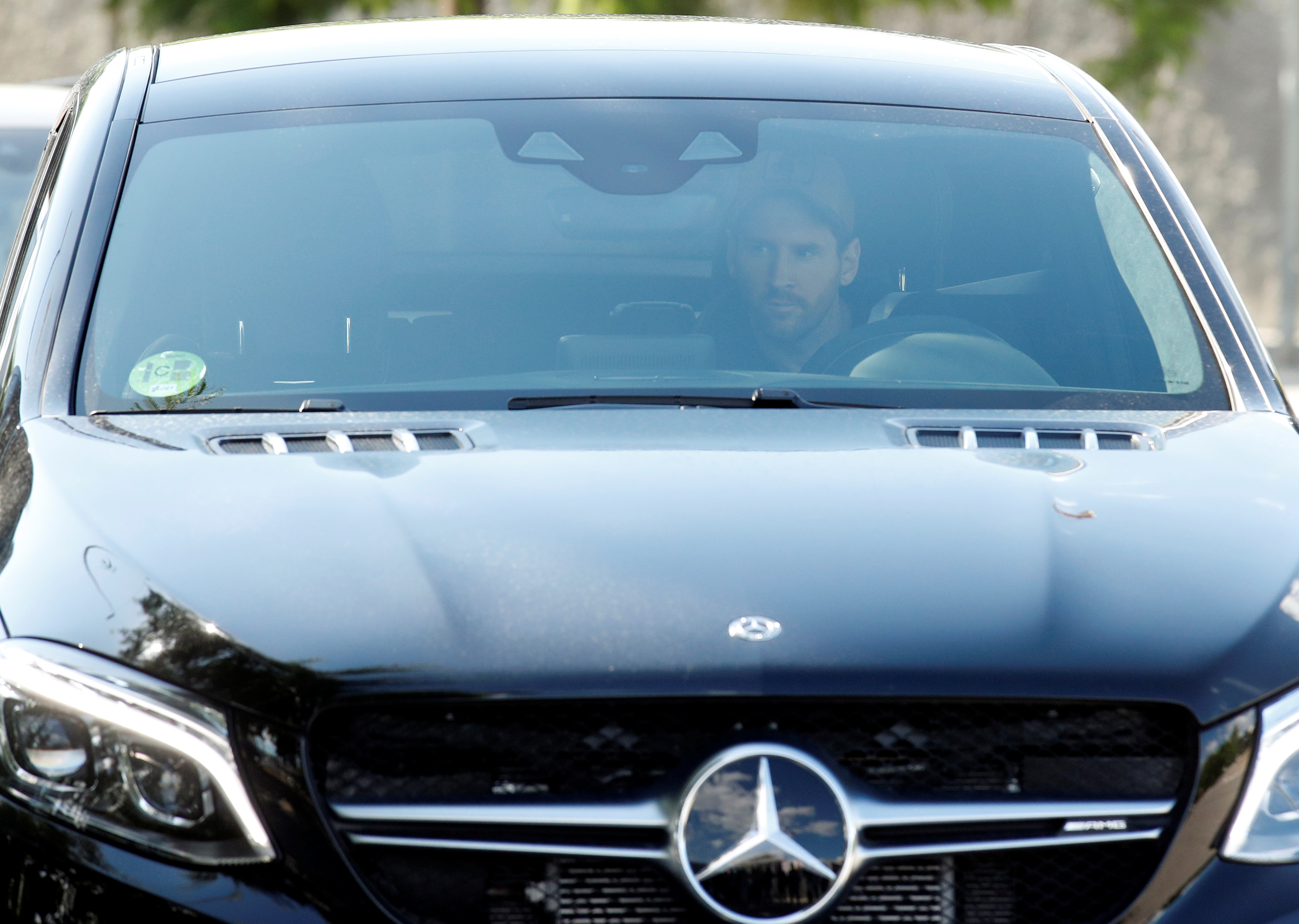 Soccer Football - FC Barcelona players arrive for Training - Ciutat Esportiva Joan Gamper, Barcelona, Spain - September 7, 2020  Barcelona's Lionel Messi as he arrives for training  REUTERS/Albert Gea Mesi