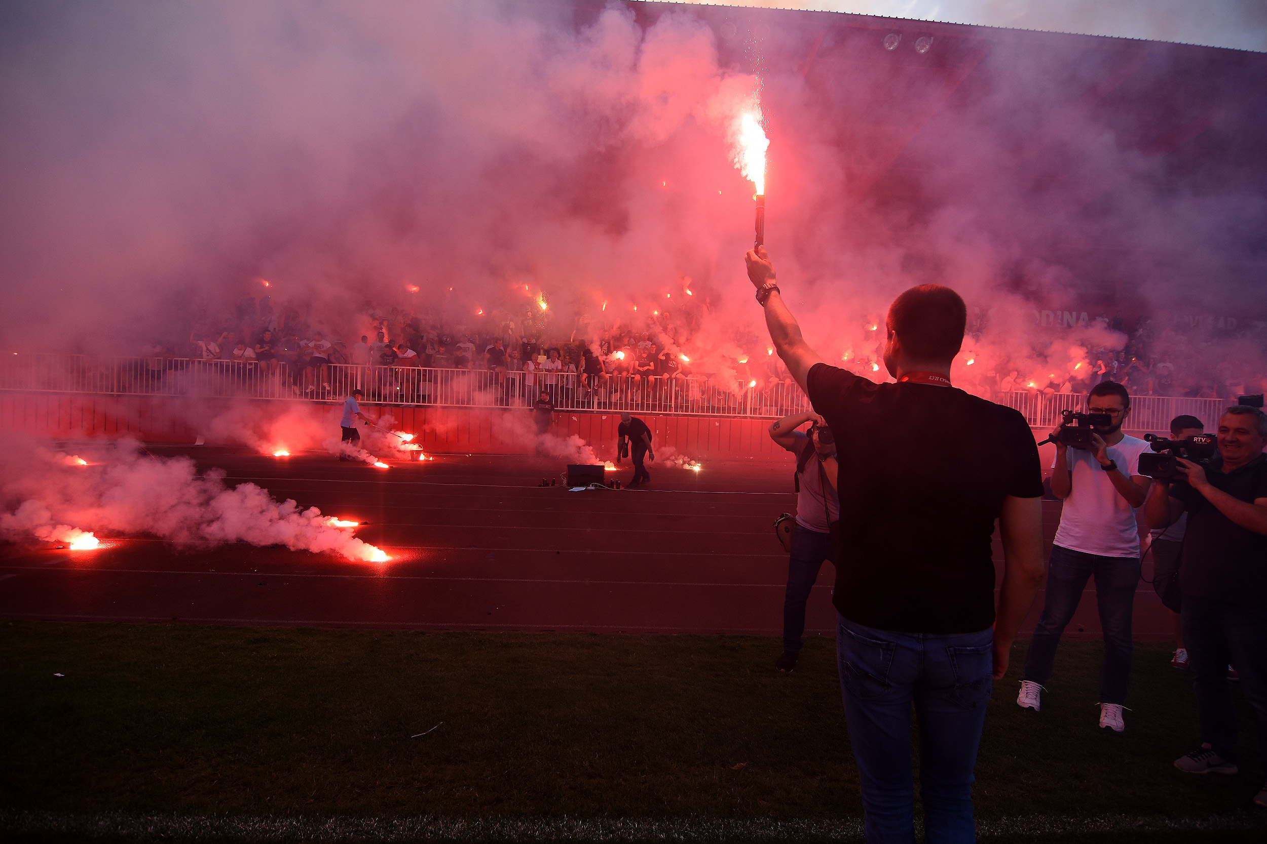 Novi Sad 25. jun 2020. Fudbaleri Vojvodine proslavljajiu titulu sa navijacima Foto:Nova.rs